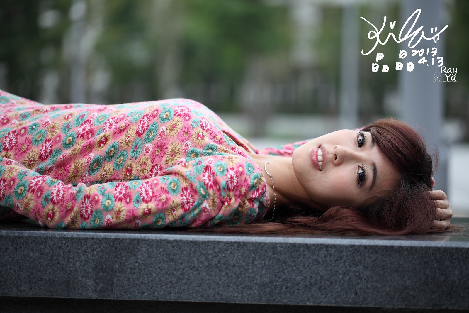 台湾美女廖挺伶/Kila晶晶《花色超短裙街拍》