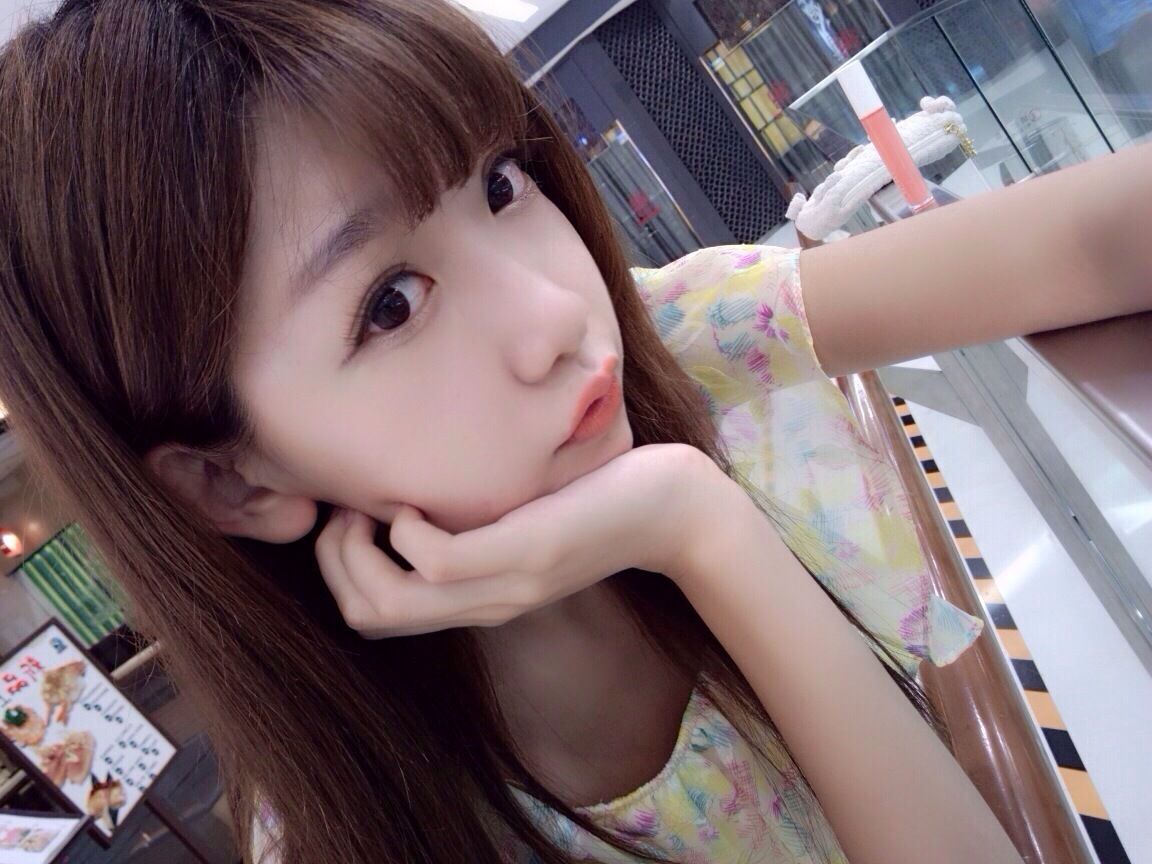 台湾网红正妹陈潇《微博自拍图片》第1部 写真合集