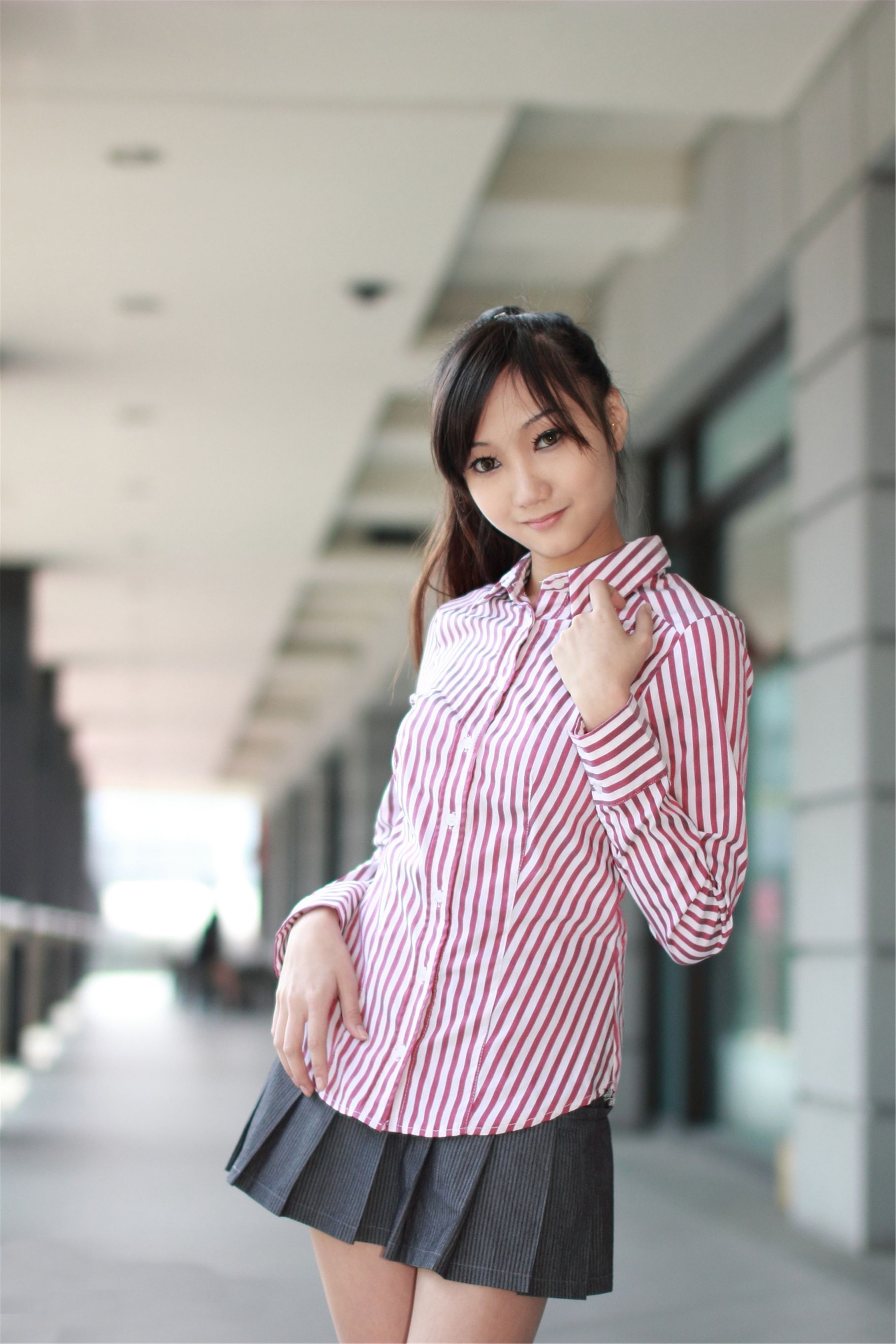 Tina陈思婷《筩玥下午茶外拍》