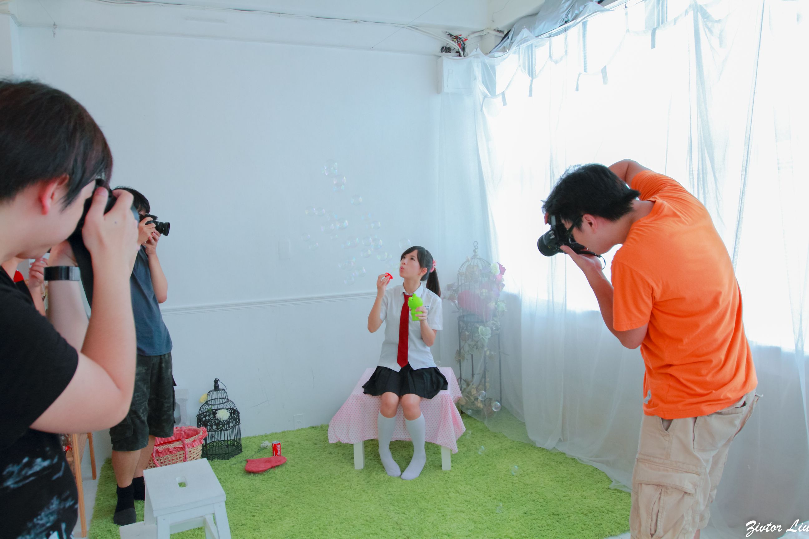 台湾正妹虞成敬Alice《俏皮可爱校服小萝莉》