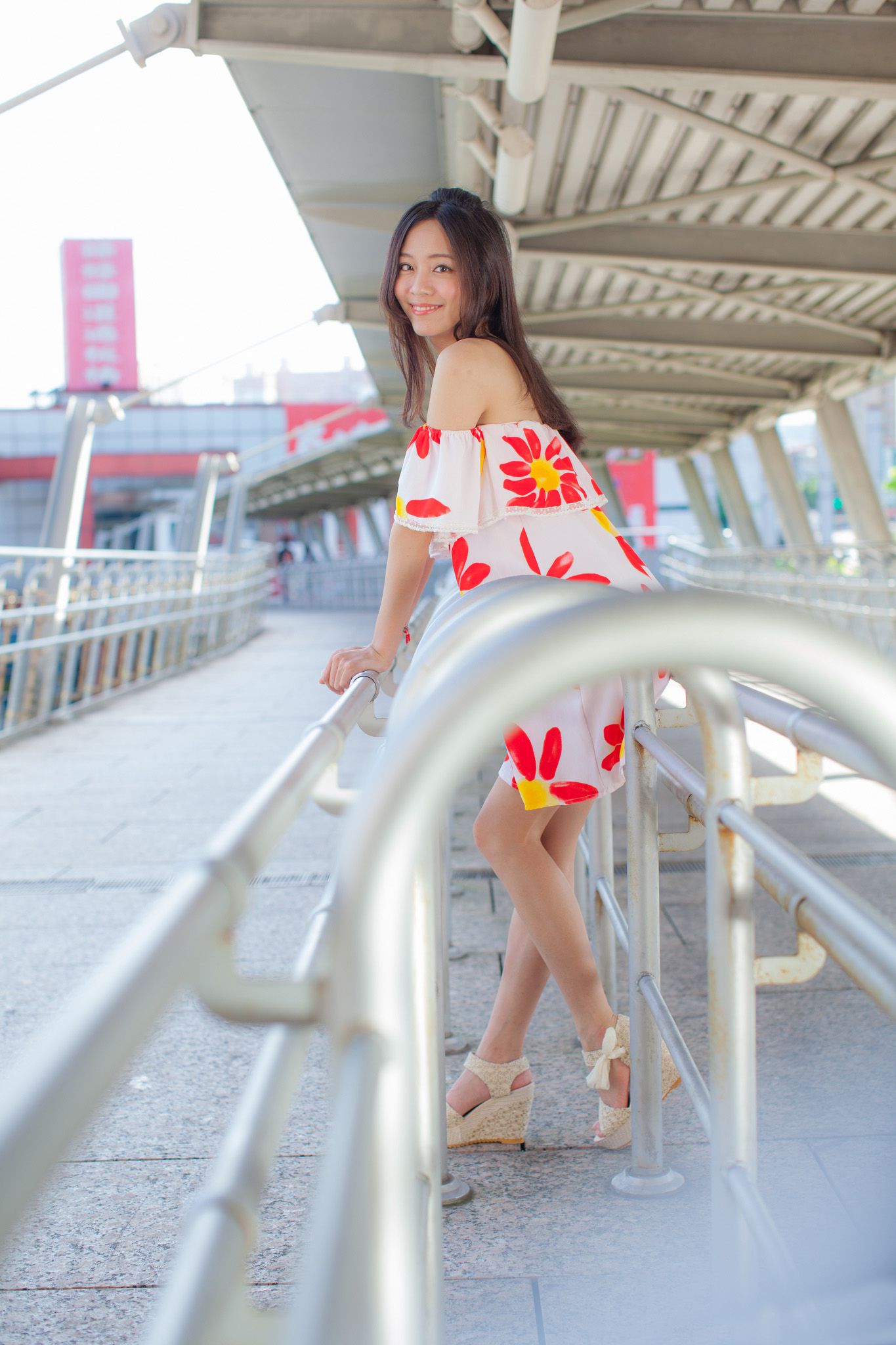 台湾美女Anita林千如《中央商圈外拍》