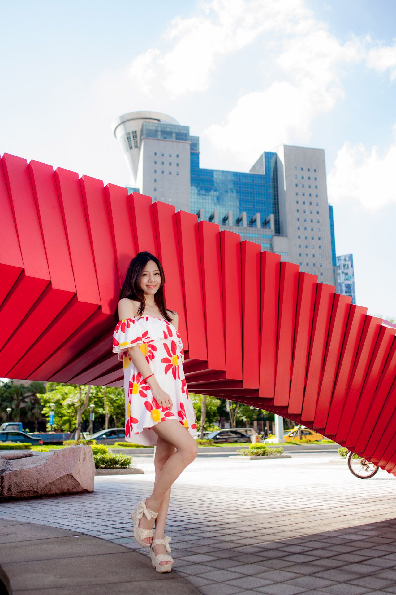 台湾美女Anita林千如《中央商圈外拍》