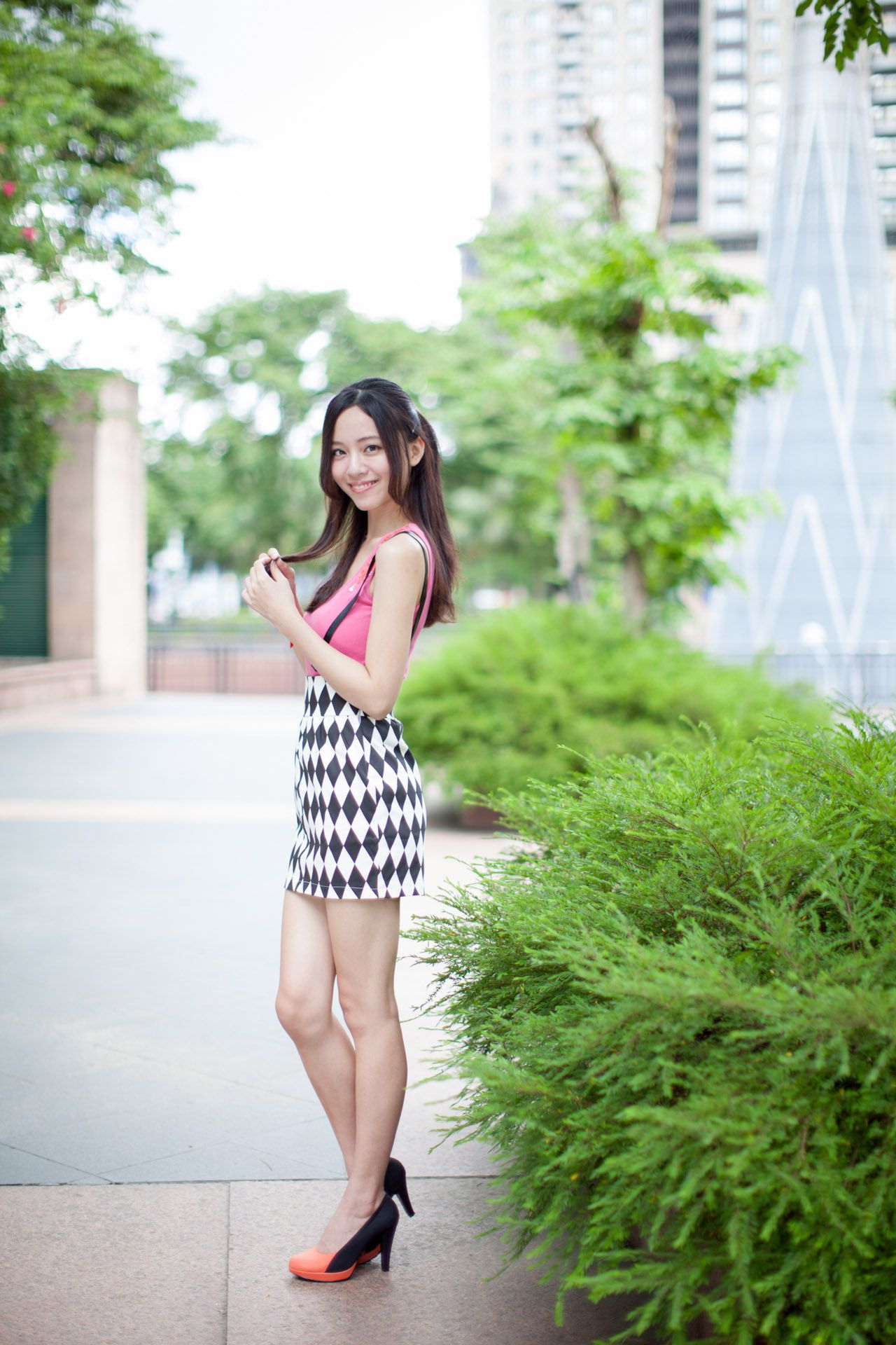 台湾美女Anita林千如《中央商圈外拍》