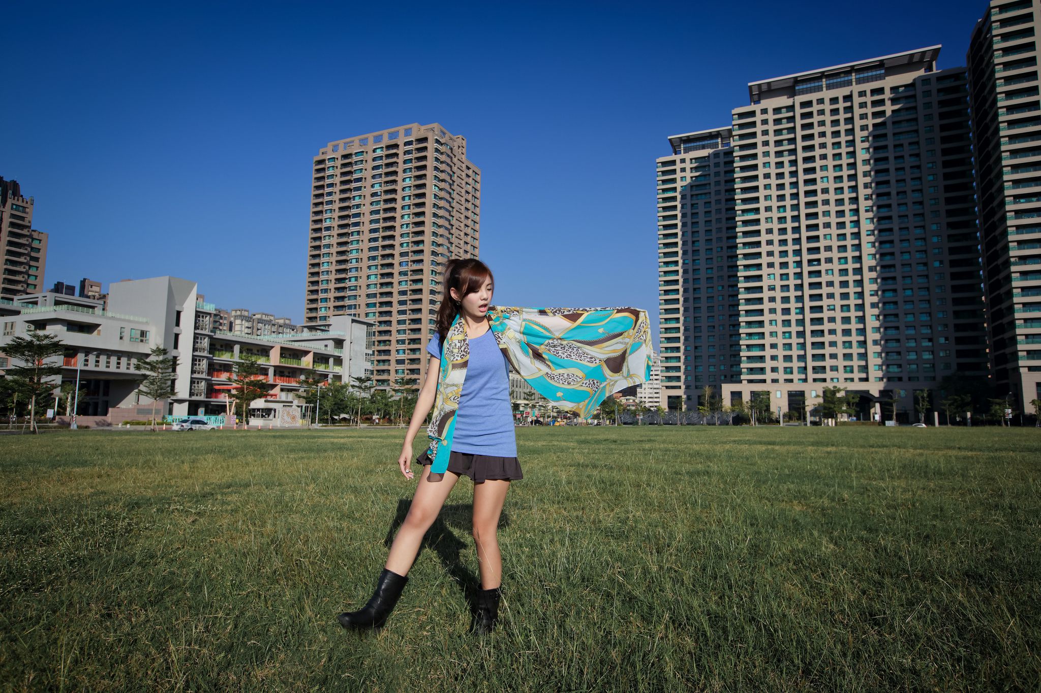 台湾美女鲔鱼/徐玮吟《清新外拍图片》写真合集