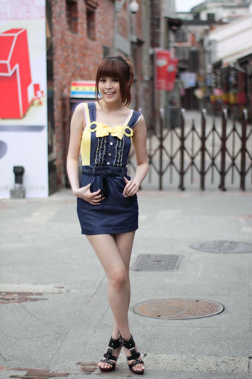 台湾可爱妹子白白/李依璇《外拍图片》写真合集