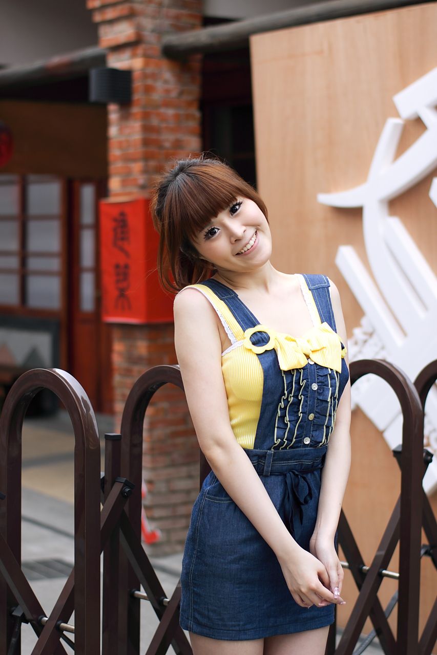 台湾可爱妹子白白/李依璇《外拍图片》写真合集