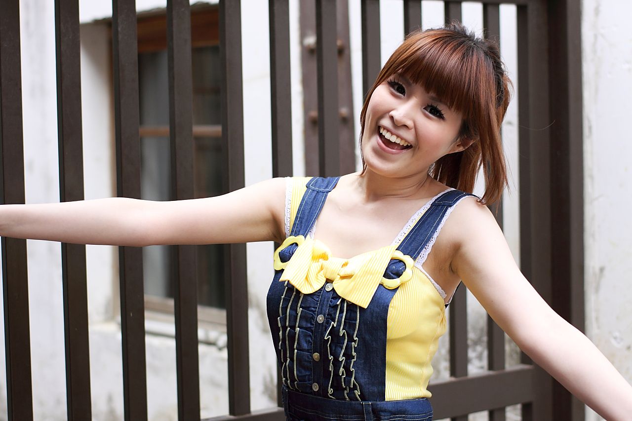 台湾可爱妹子白白/李依璇《外拍图片》写真合集