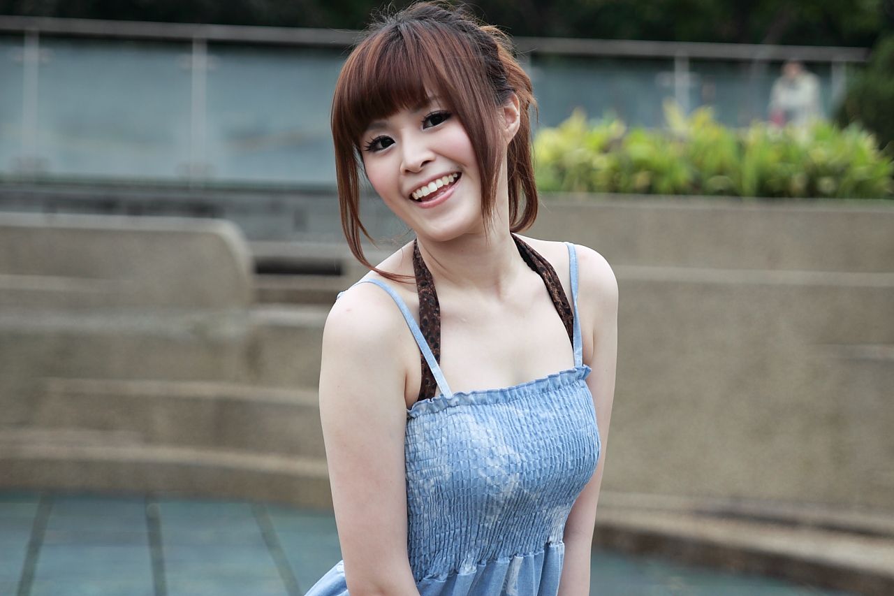台湾可爱妹子白白/李依璇《外拍图片》写真合集