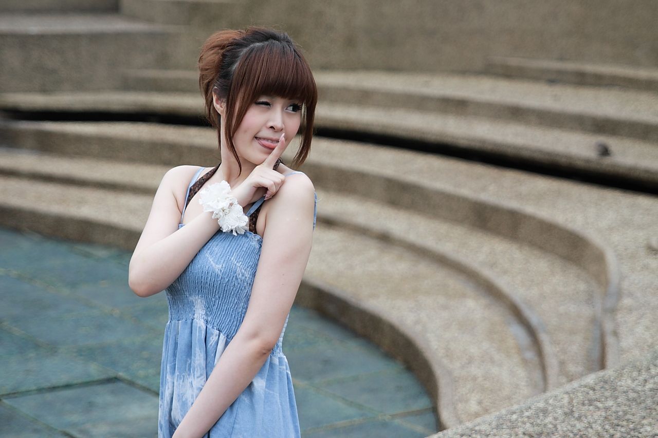 台湾可爱妹子白白/李依璇《外拍图片》写真合集