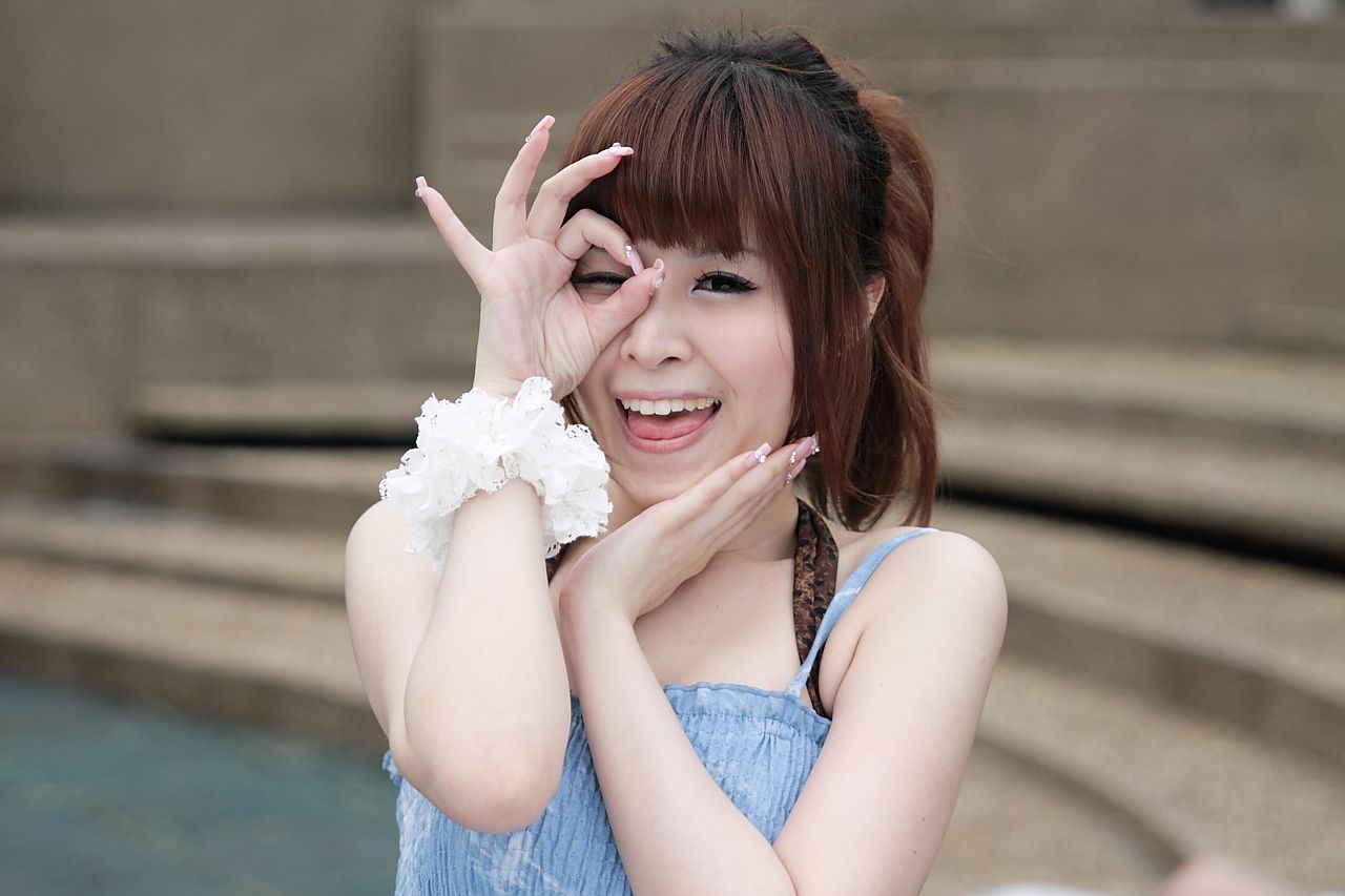 台湾可爱妹子白白/李依璇《外拍图片》写真合集
