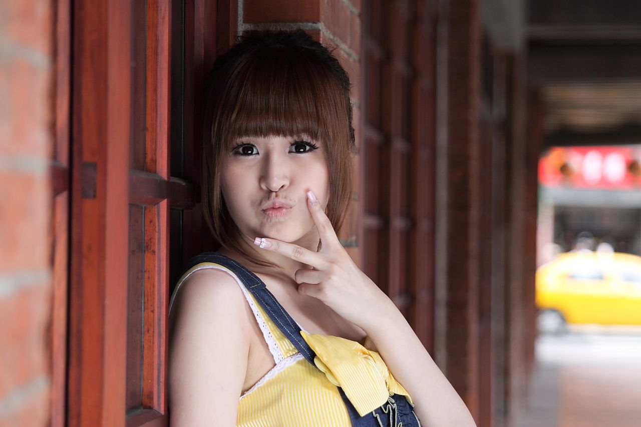 台湾可爱妹子白白/李依璇《外拍图片》写真合集