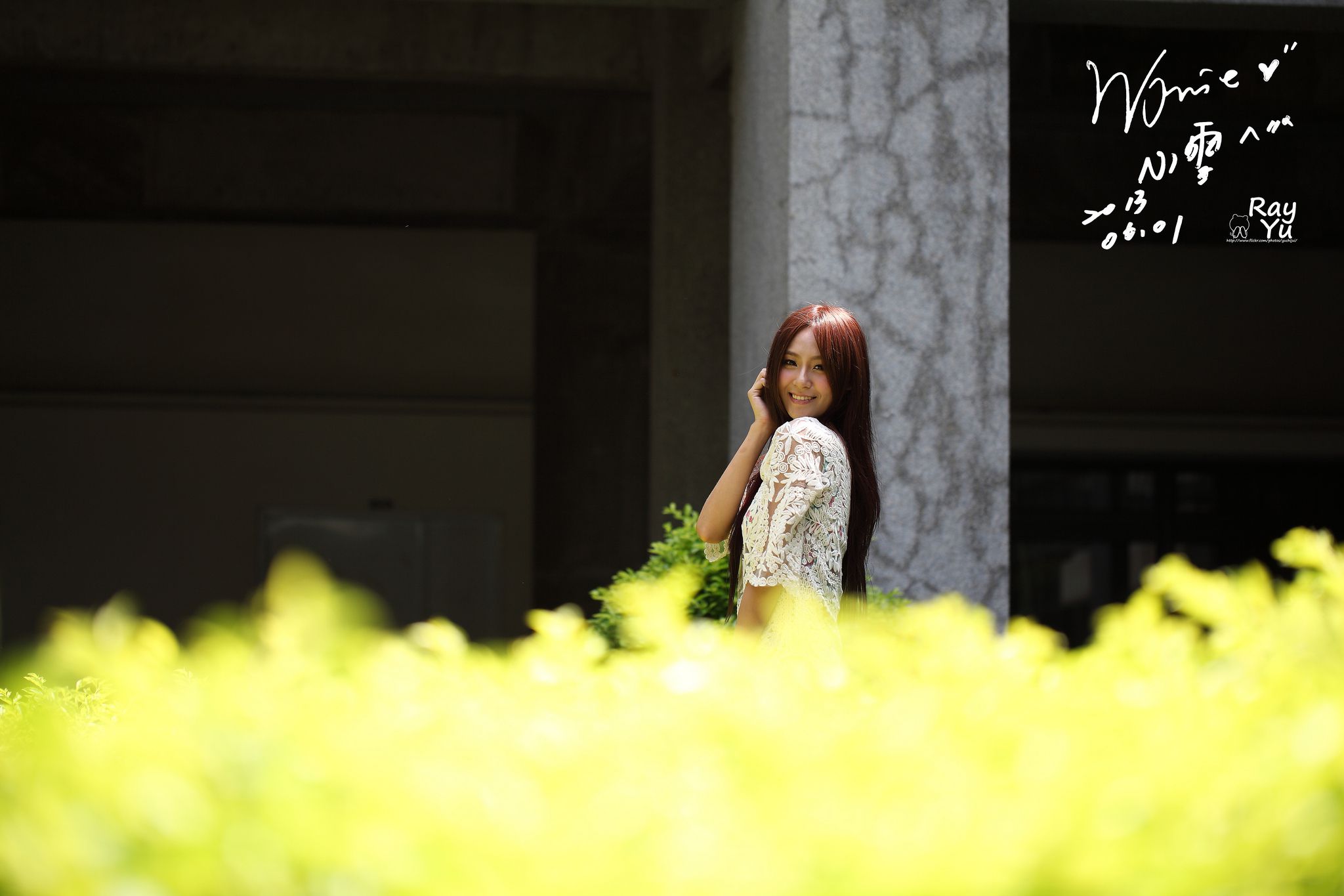 台湾女神Winnie小雪《2组外拍连衣裙图片》写真合集