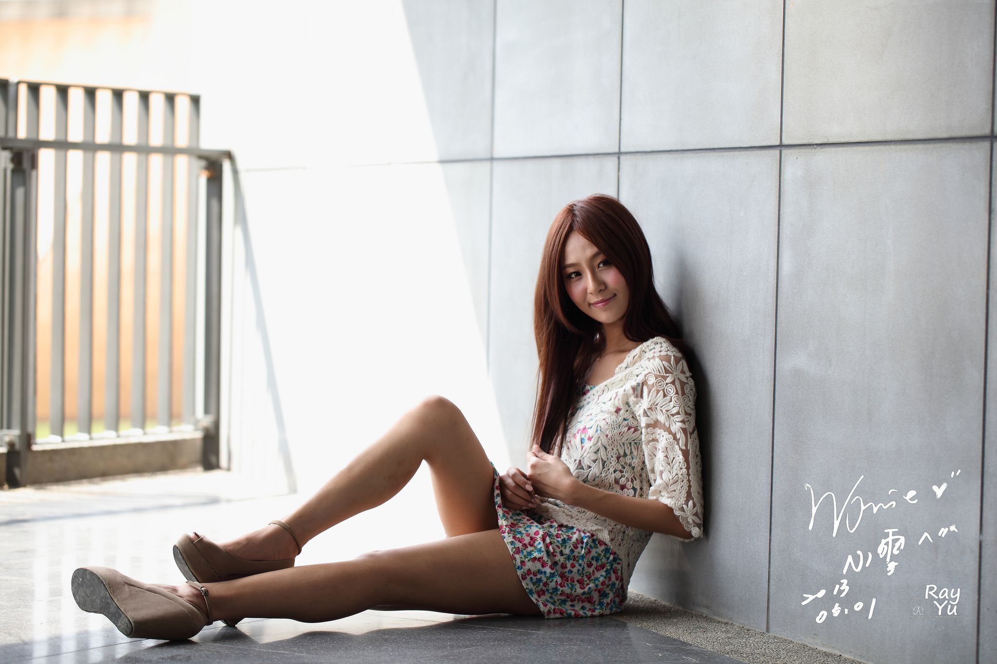 台湾女神Winnie小雪《2组外拍连衣裙图片》写真合集