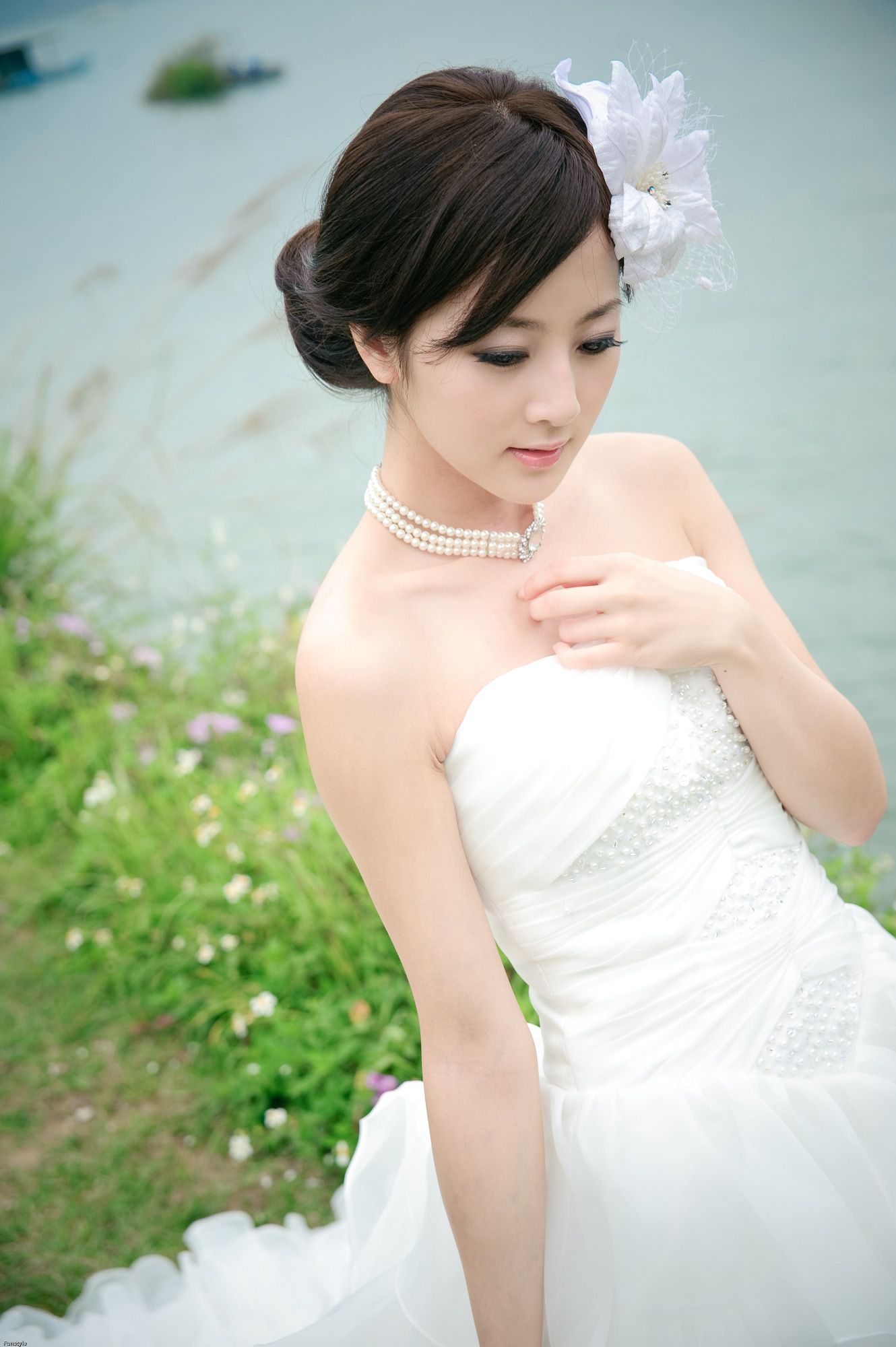 张凯洁/张允霏《日月潭+紙教堂(婚紗)》