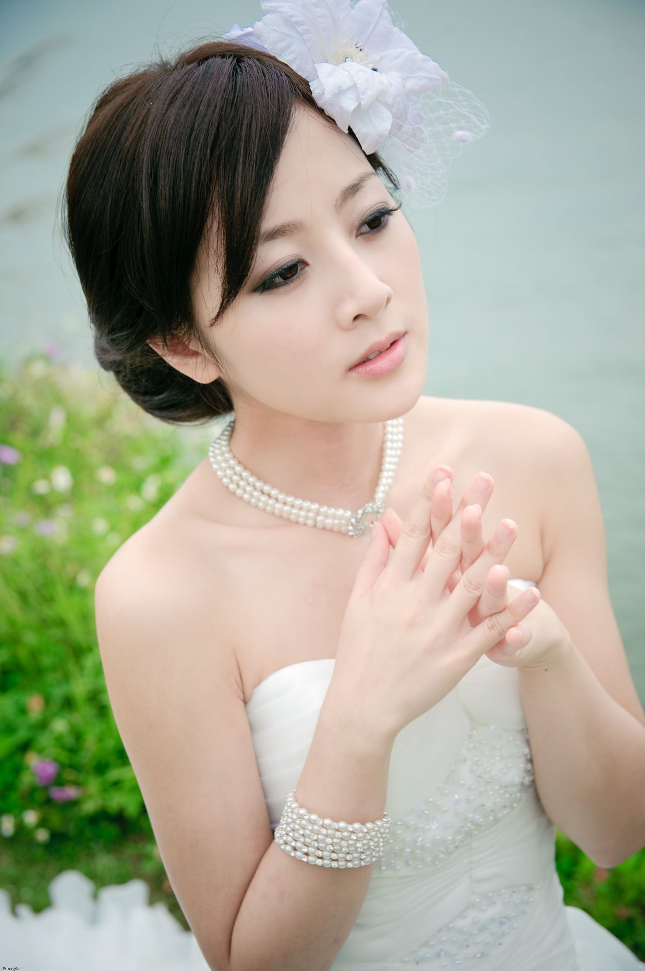 张凯洁/张允霏《日月潭+紙教堂(婚紗)》