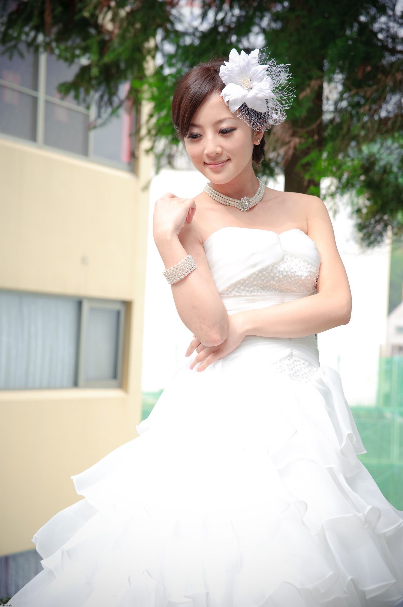张凯洁/张允霏《日月潭+紙教堂(婚紗)》