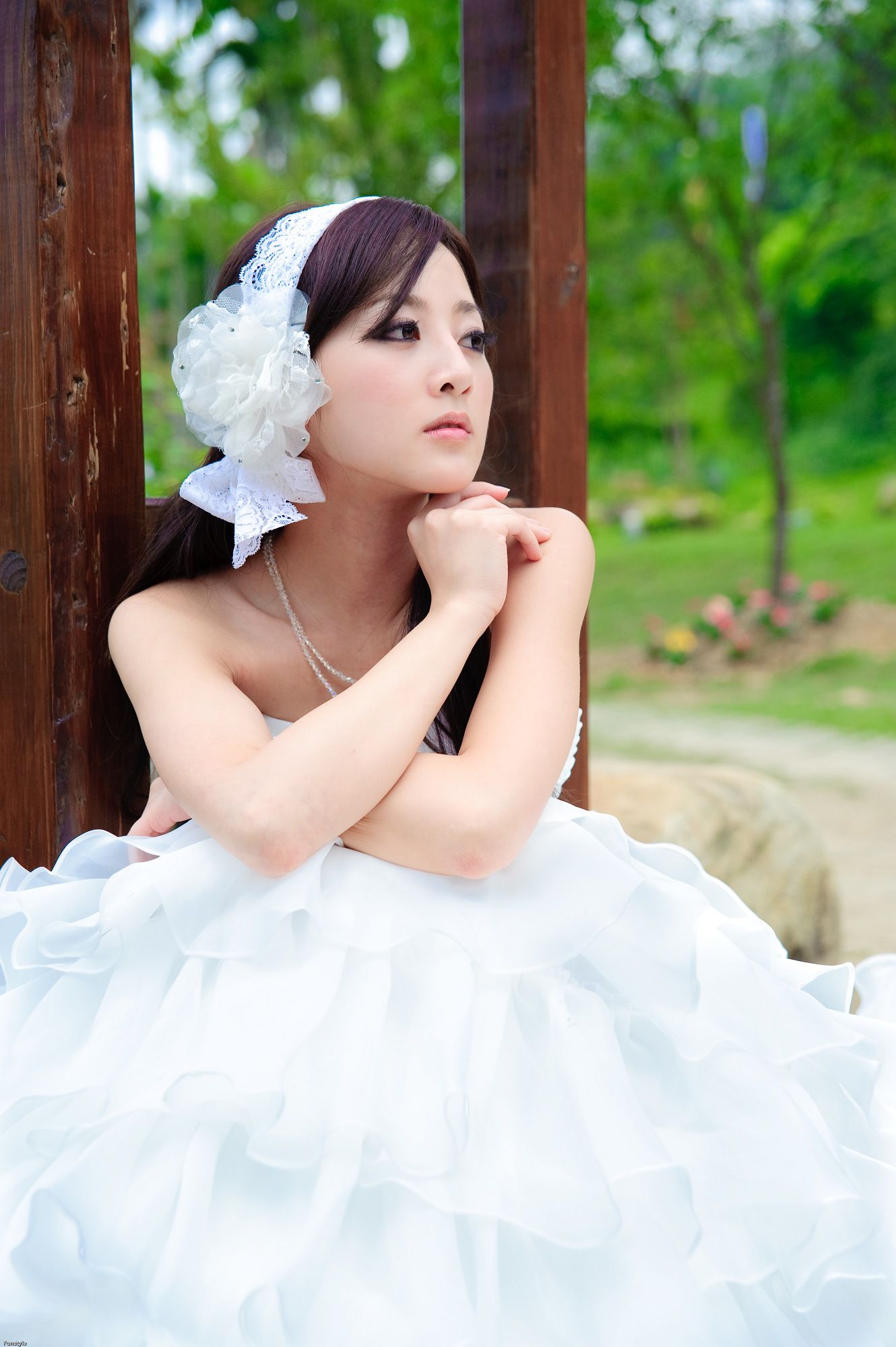 张凯洁/张允霏《日月潭+紙教堂(婚紗)》