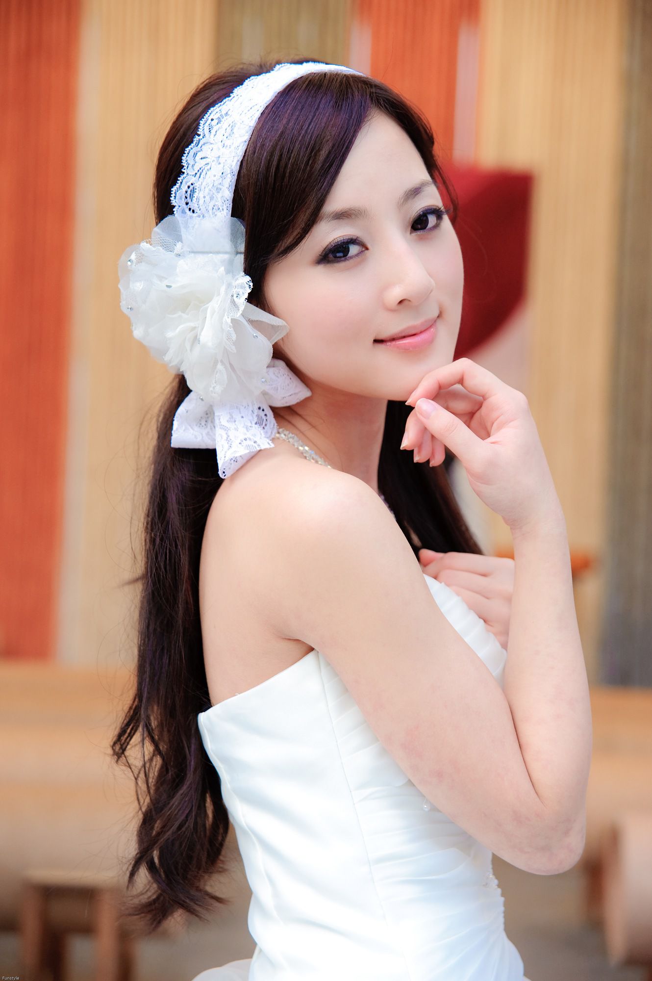 张凯洁/张允霏《日月潭+紙教堂(婚紗)》