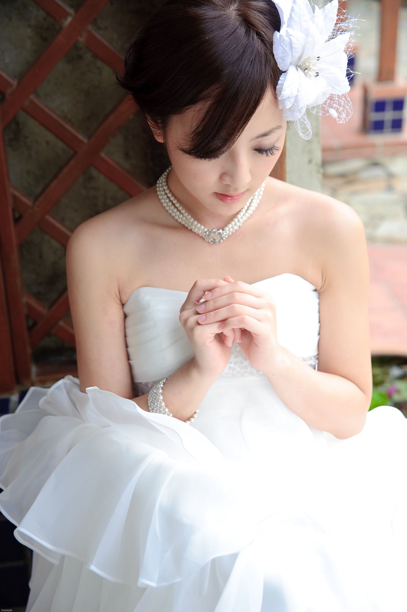 张凯洁/张允霏《日月潭+紙教堂(婚紗)》
