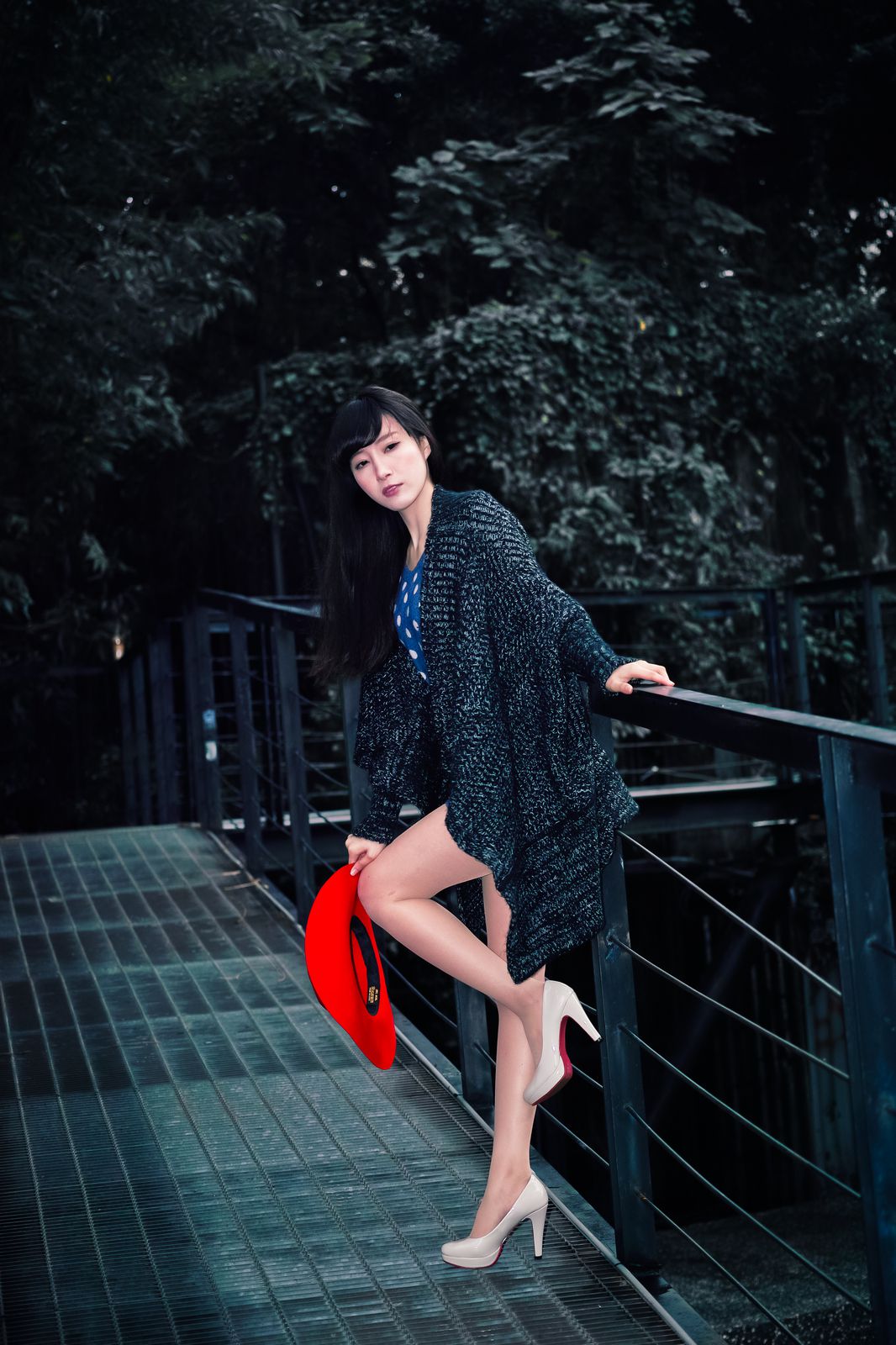 台湾美女胡佳妏Cora《西門町外拍》