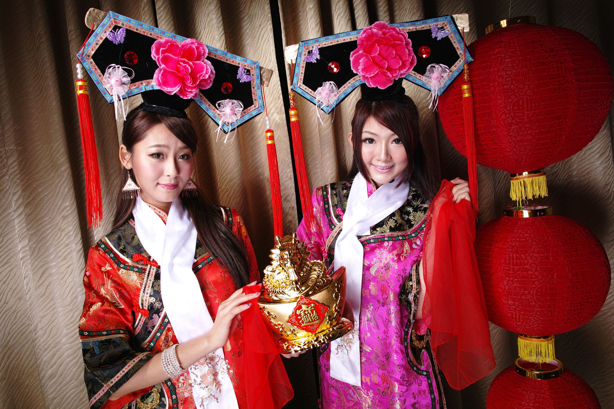 Winnie小雪、小羽《新春拜年 甄嬛格格》