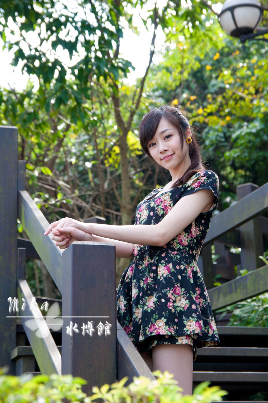 台湾清纯正妹Mika《水博管街拍》