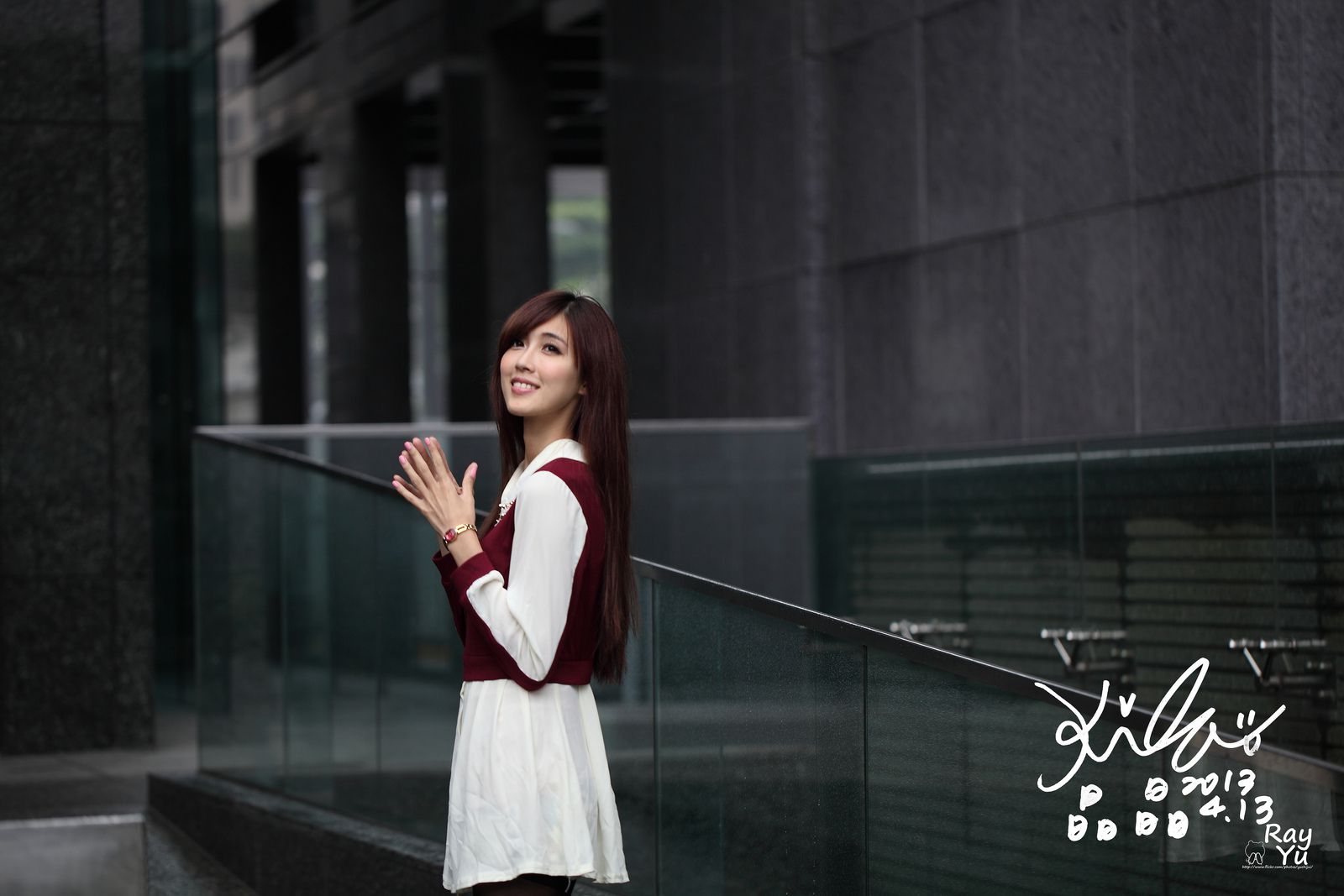 Kila晶晶/廖挺伶《2套黑丝街拍图片》