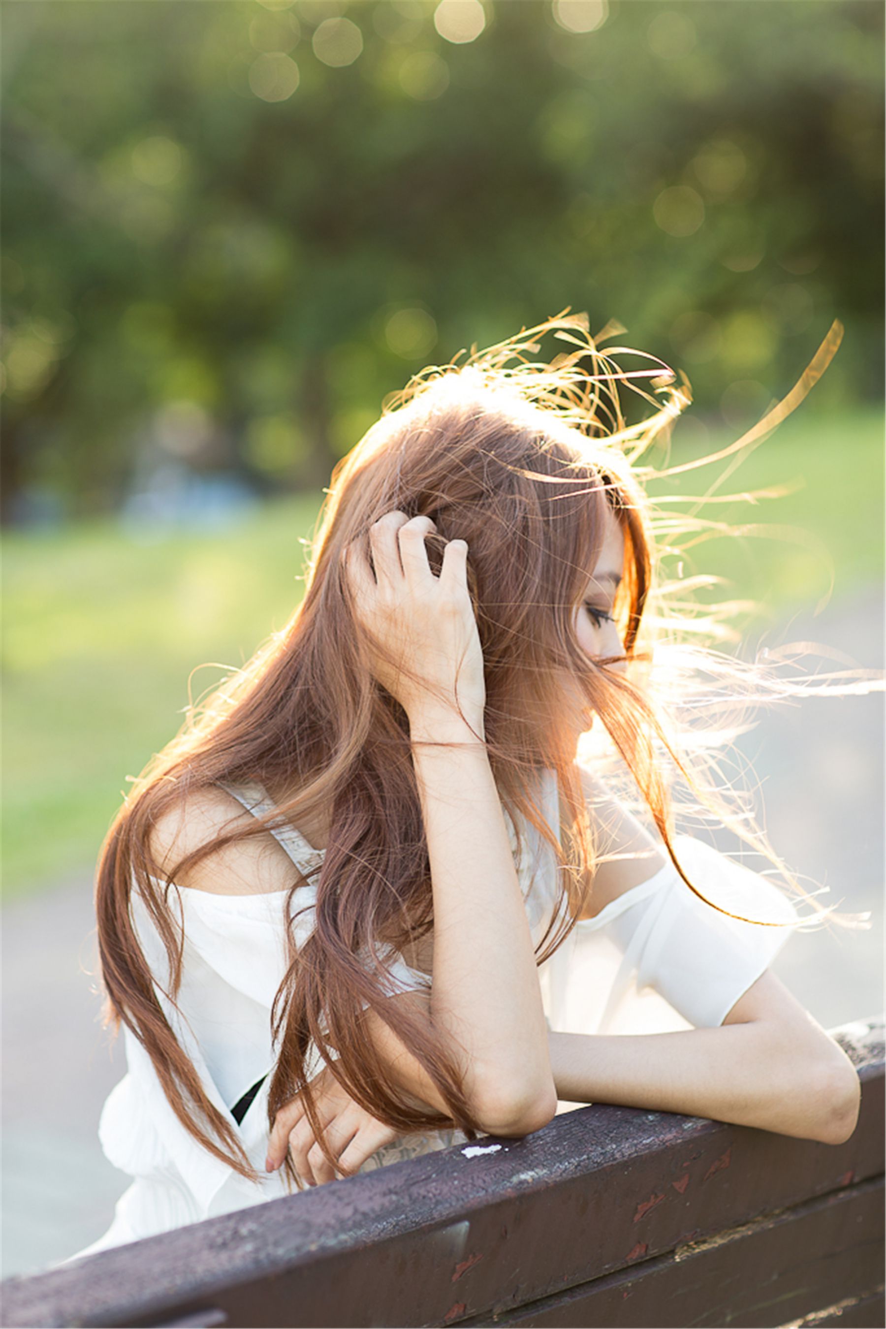 台湾美女妍安/吕芷葇《大安森林公園外拍》