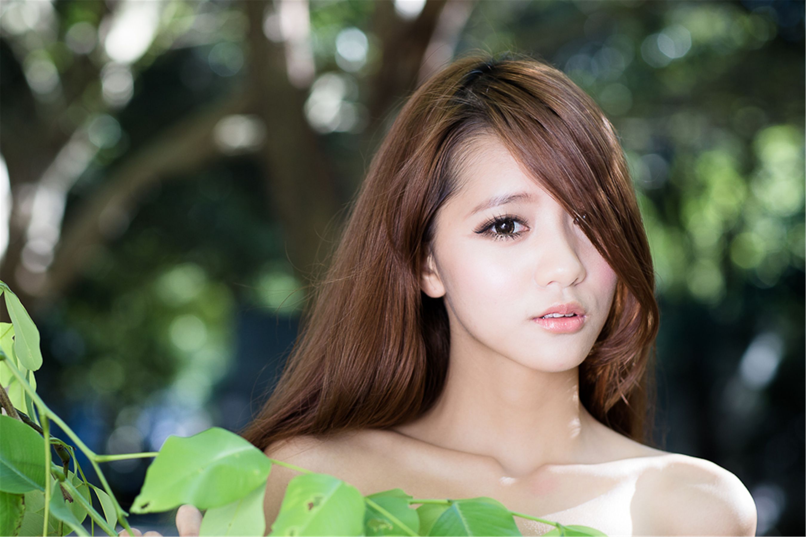 台湾美女妍安/吕芷葇《大安森林公園外拍》