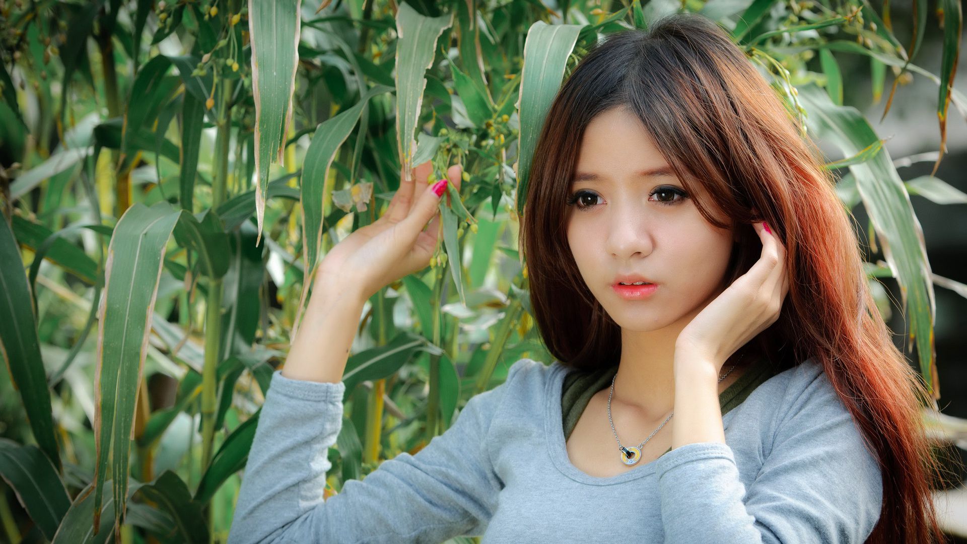 台湾美女妍安/吕芷葇《大安森林公園外拍》