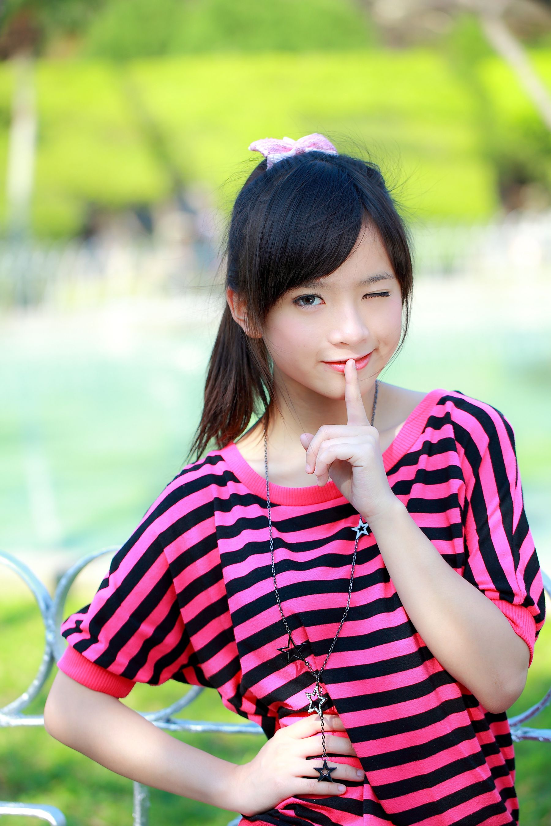 台湾美少女小敬/虞成敬《4套小清新外拍图片》写真合集