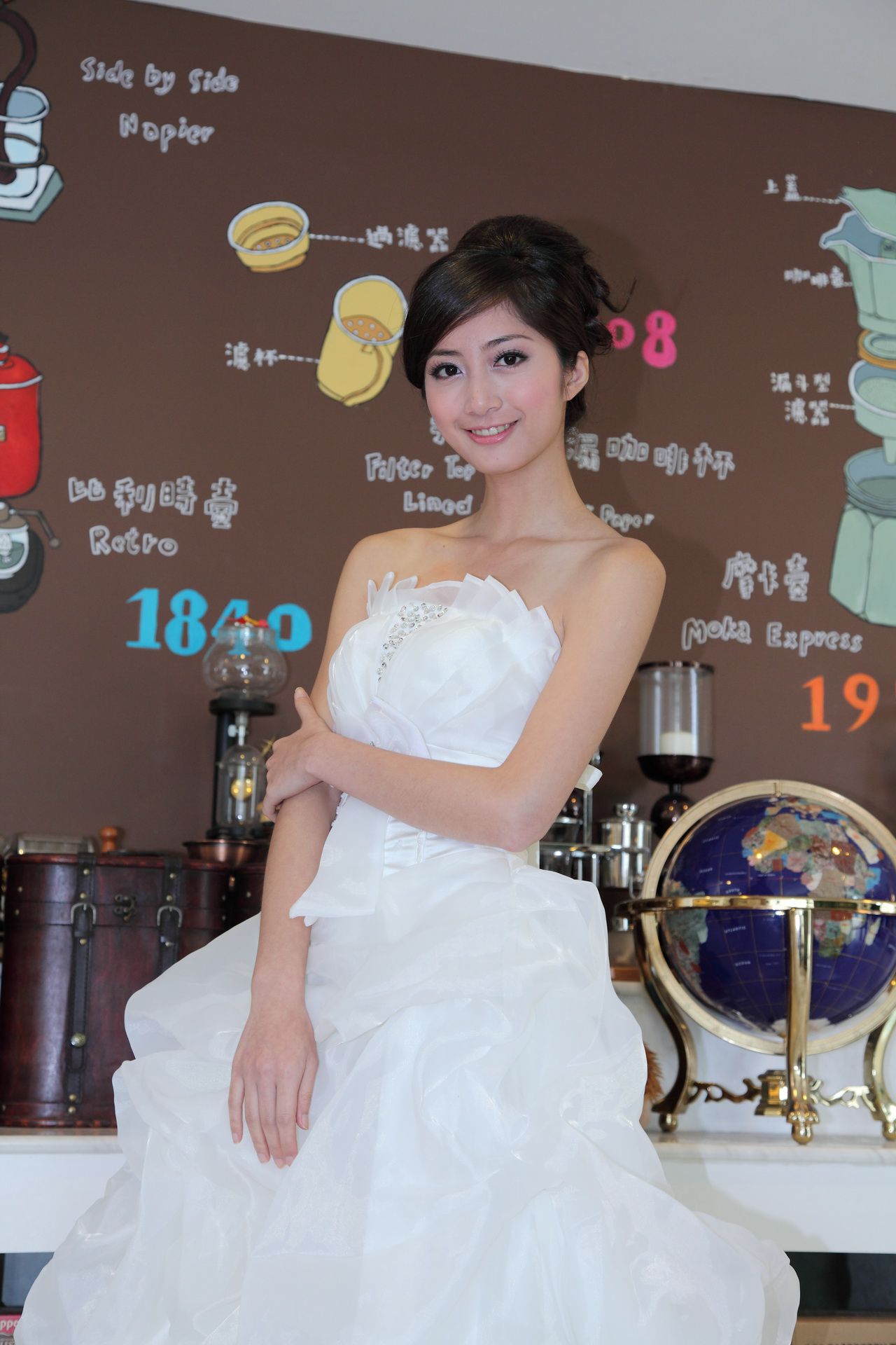 台湾气质美女Emily《唯美白色婚纱》