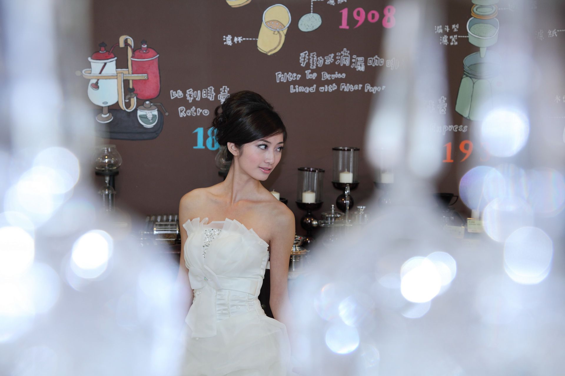 台湾气质美女Emily《唯美白色婚纱》