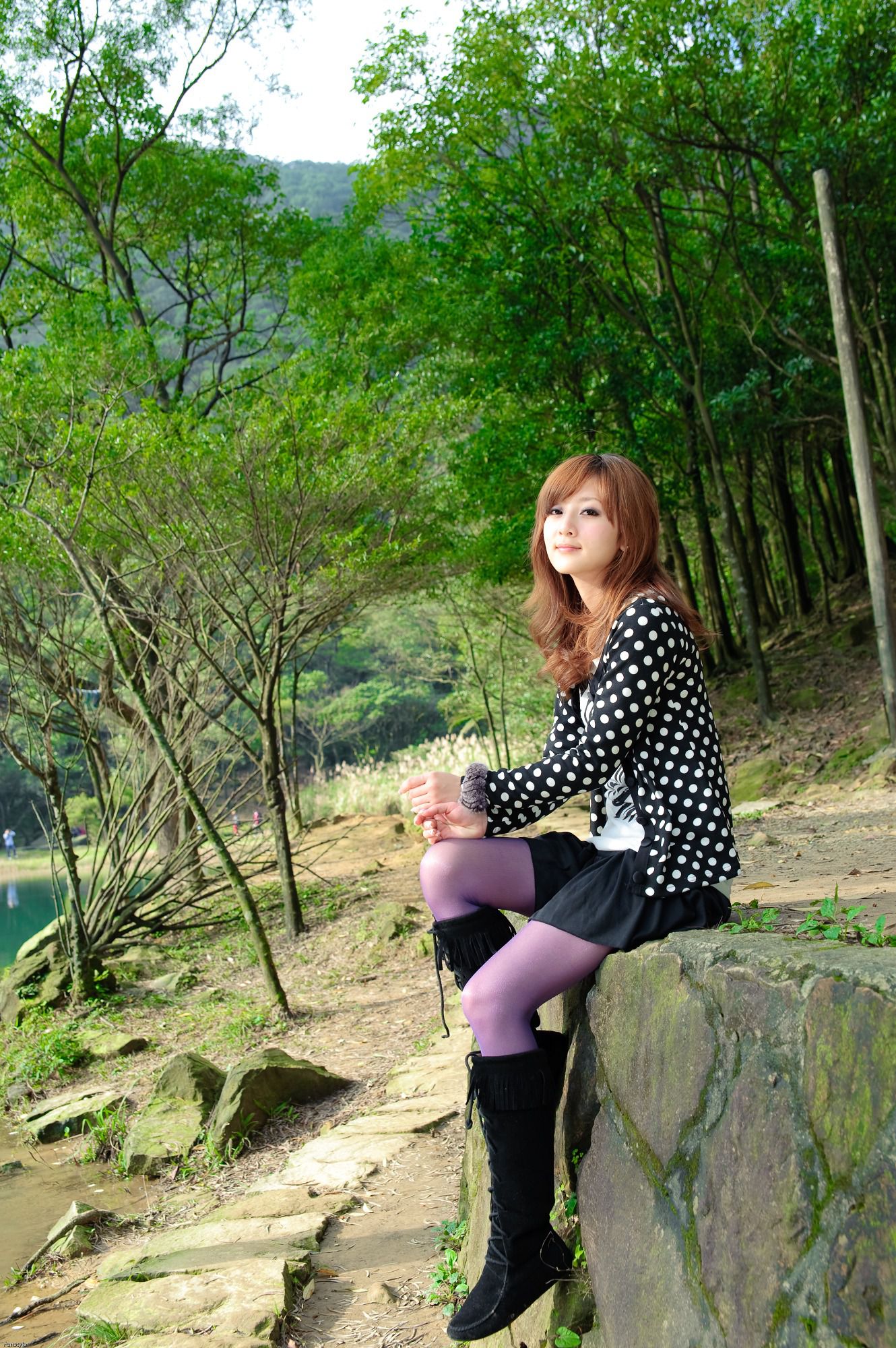台湾女神果子MM《新山夢湖外拍》