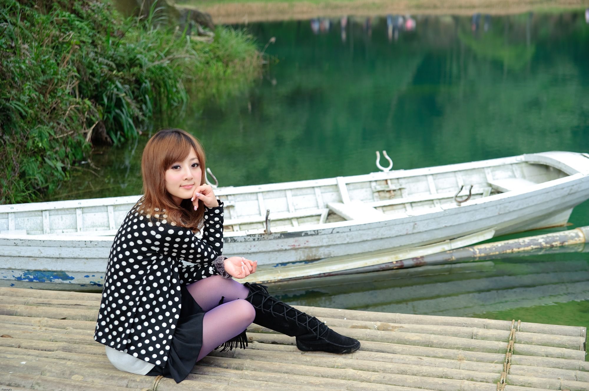 台湾女神果子MM《新山夢湖外拍》