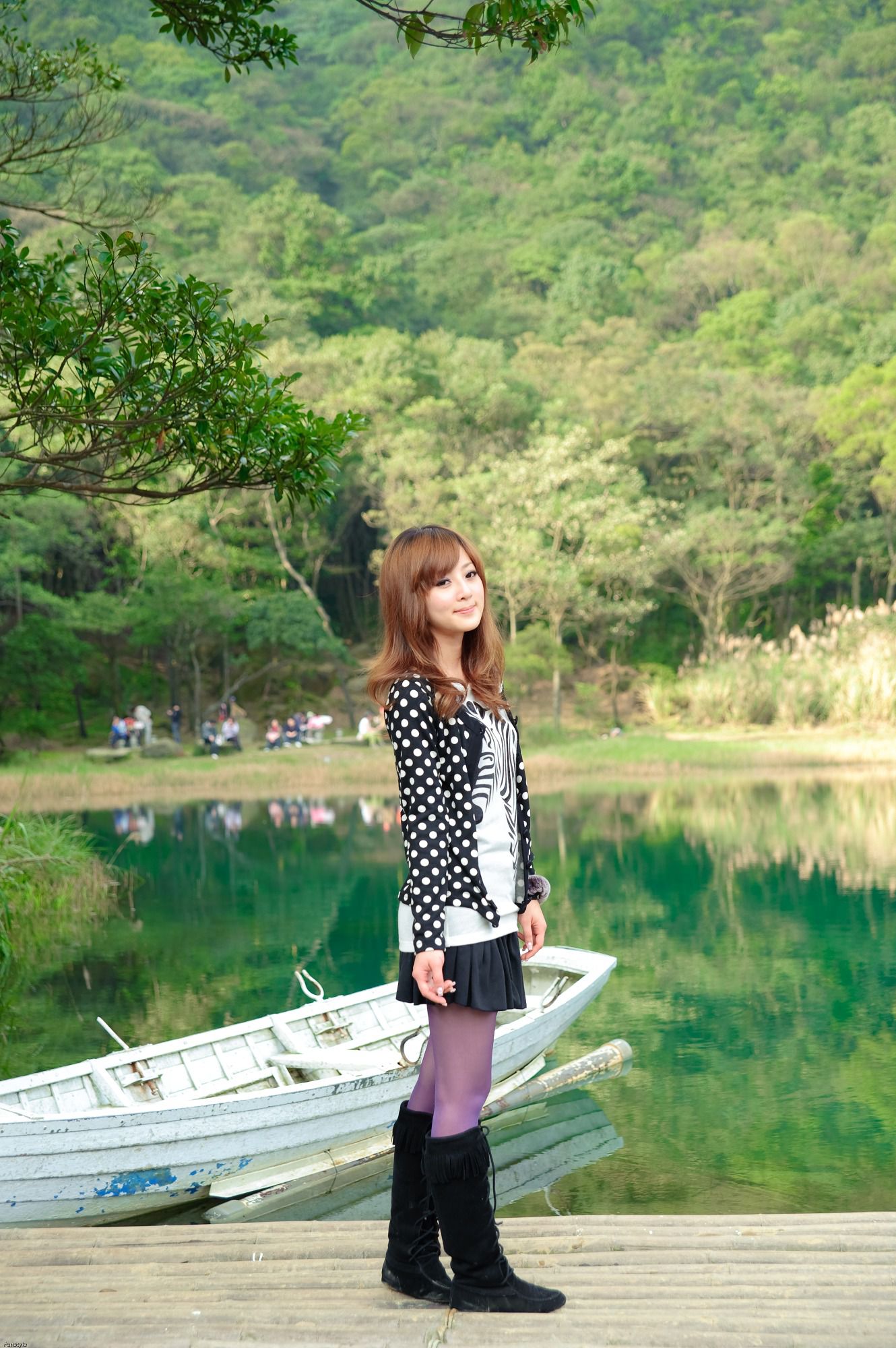 台湾女神果子MM《新山夢湖外拍》