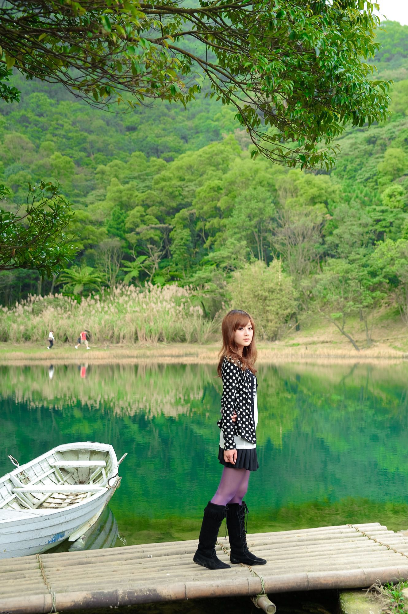 台湾女神果子MM《新山夢湖外拍》