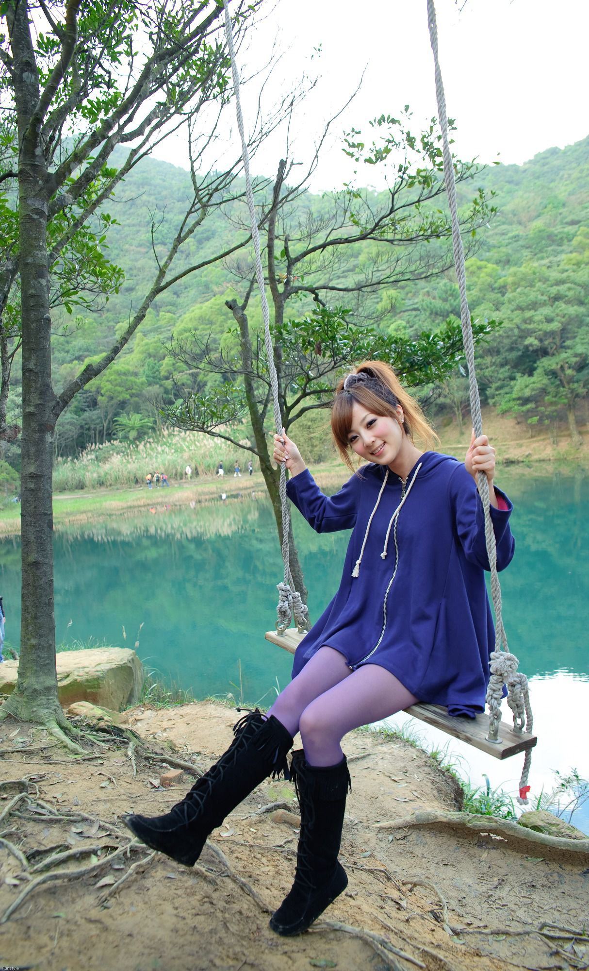 台湾女神果子MM《新山夢湖外拍》
