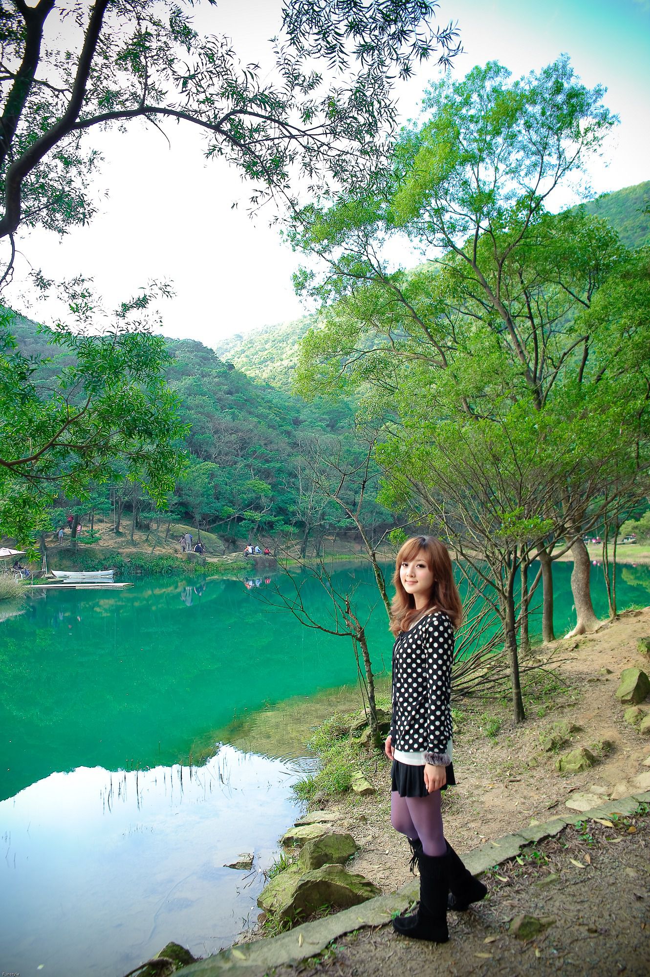 台湾女神果子MM《新山夢湖外拍》