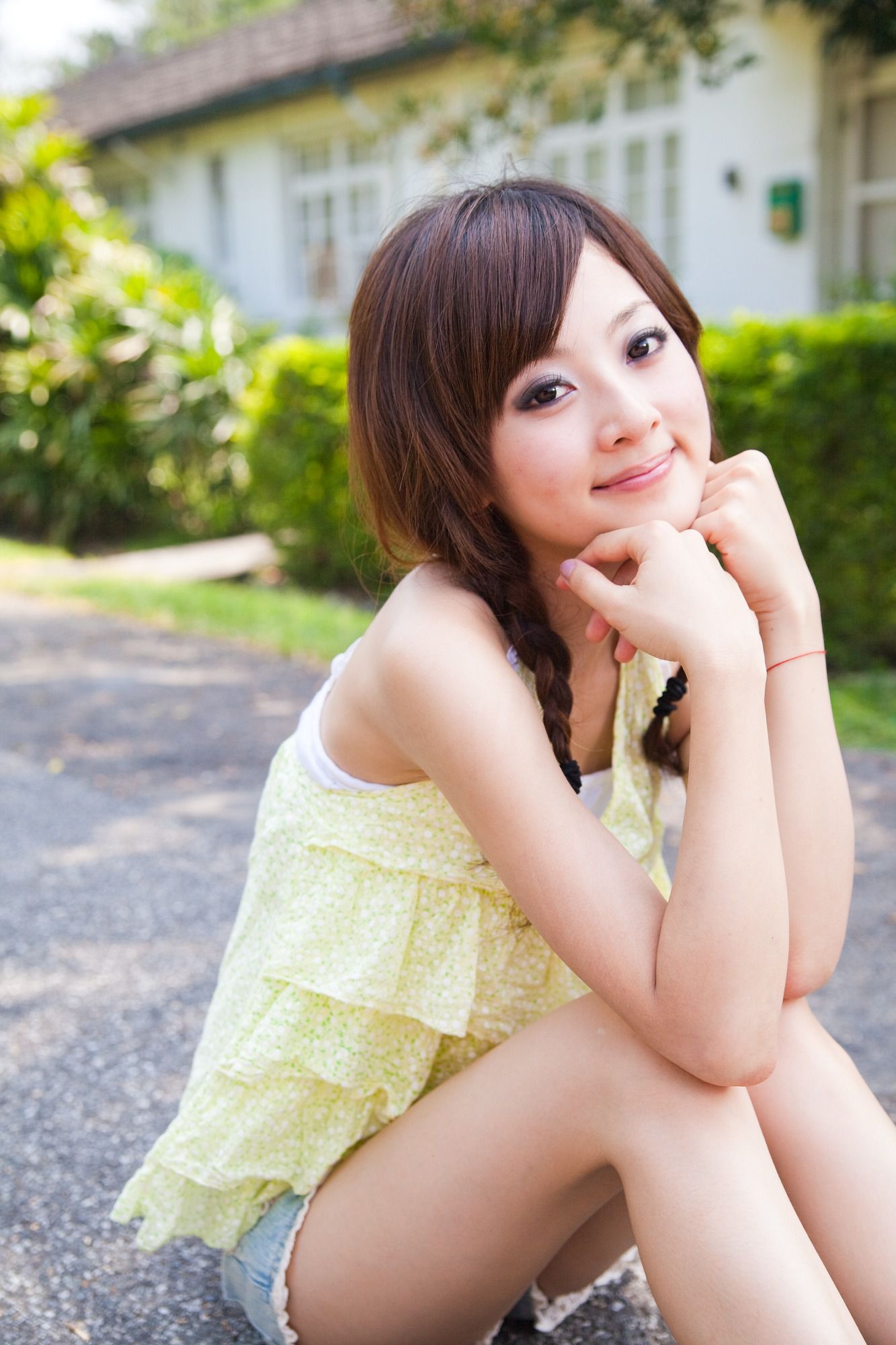 台湾美女果子MM《陽明山美軍宿舍外拍》第2部