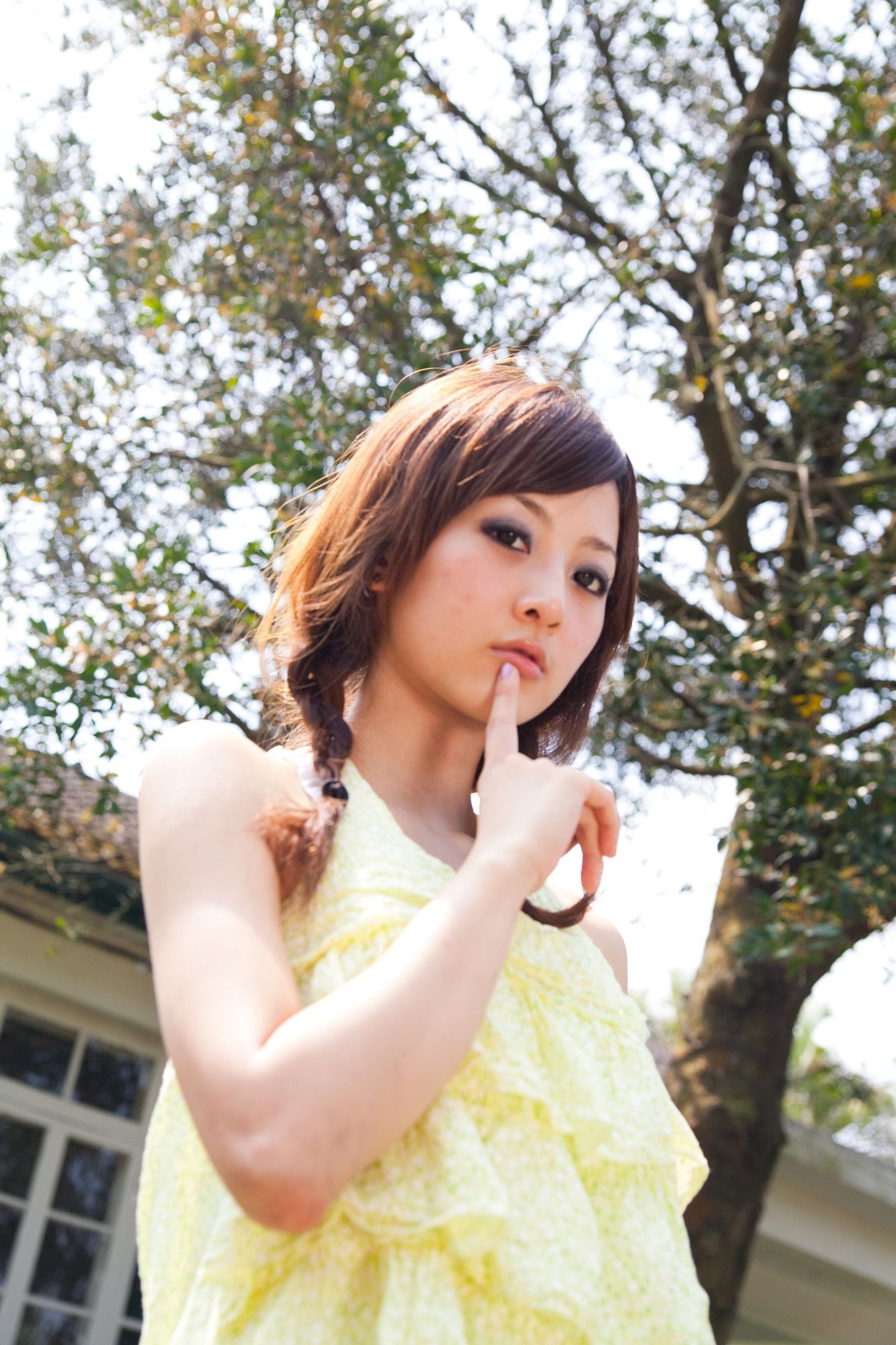 台湾美女果子MM《陽明山美軍宿舍外拍》第2部