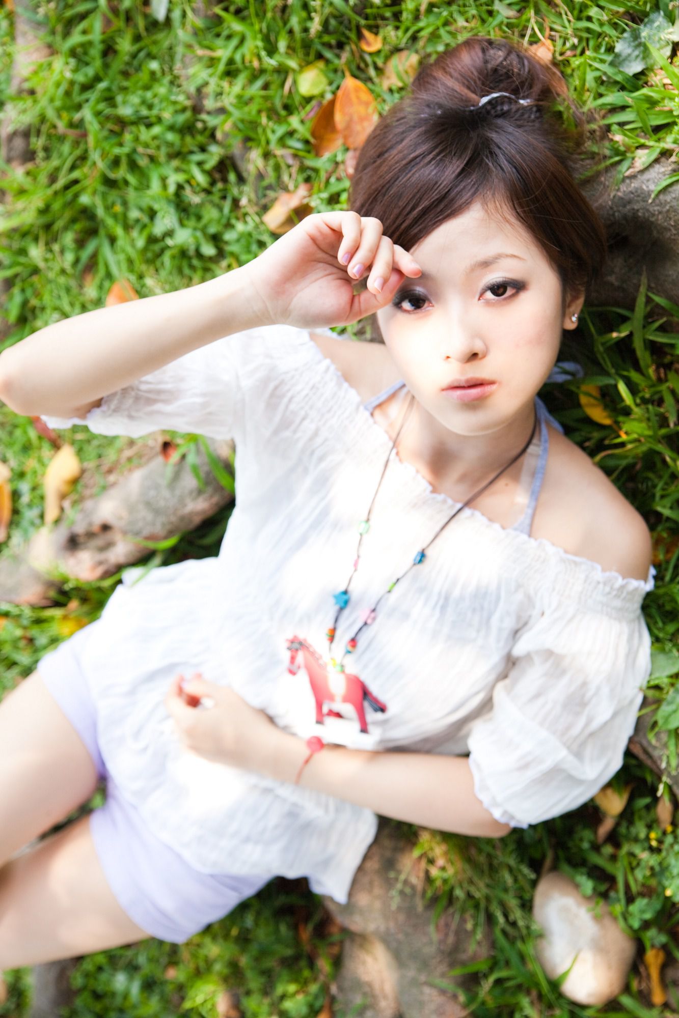 台湾美女果子MM《陽明山美軍宿舍外拍》第2部