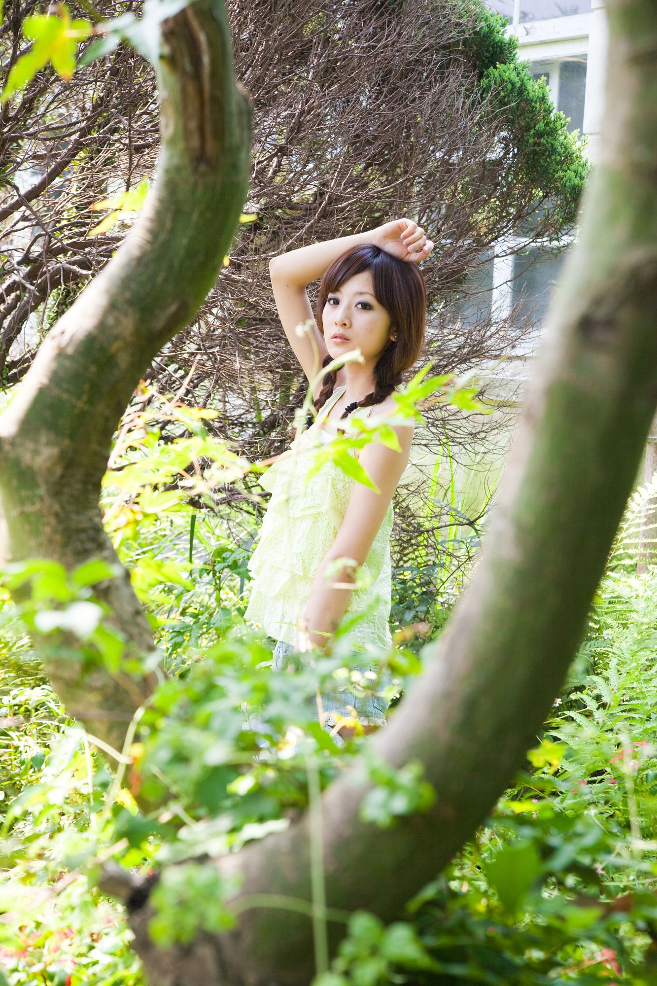 台湾美女果子MM《陽明山美軍宿舍外拍》第2部