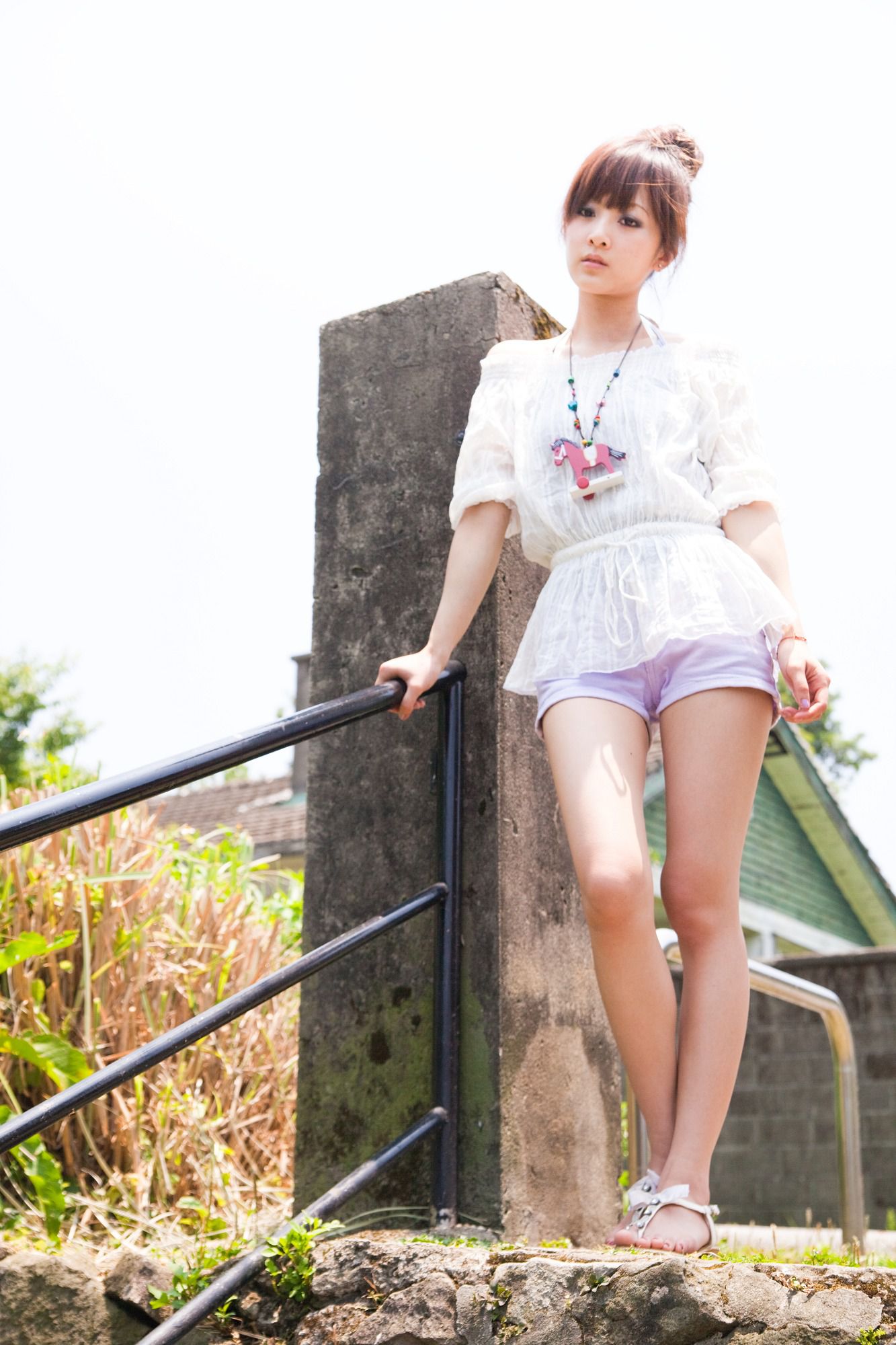 台湾美女果子MM《陽明山美軍宿舍外拍》第2部