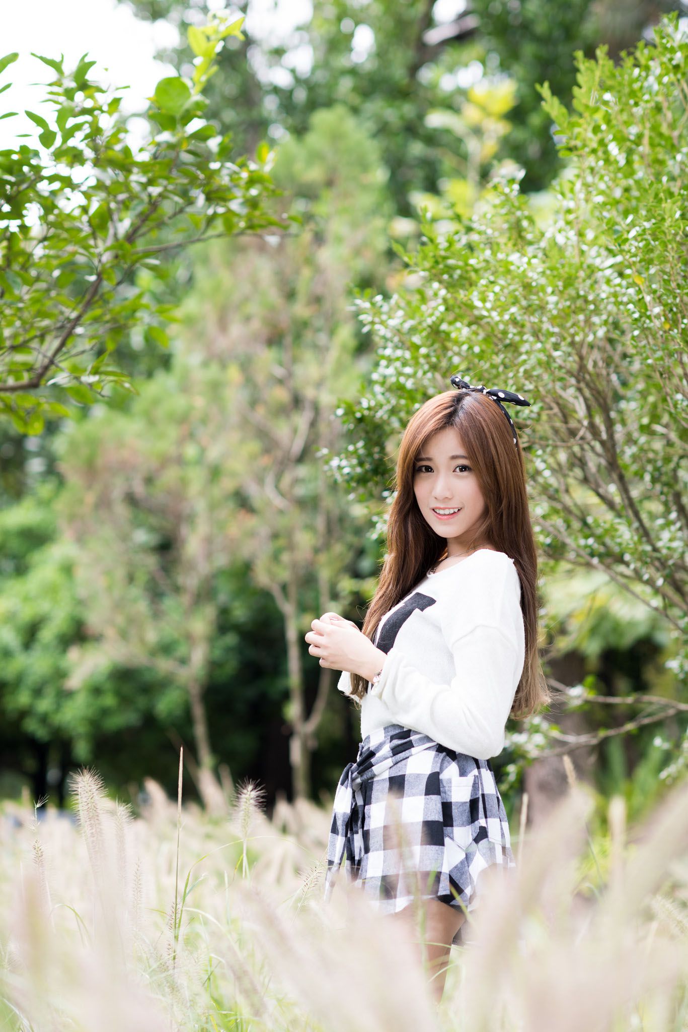 宅男女神张楚珊《外拍甜美蝴蝶节妹子》