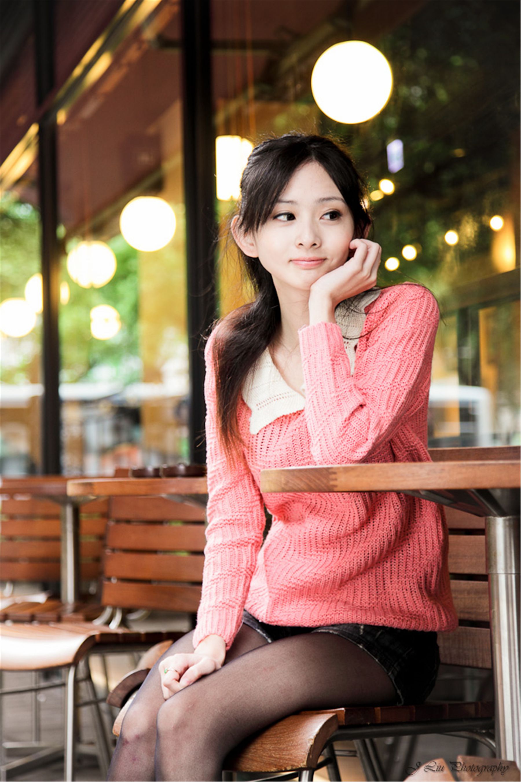 台湾正妹梅杜莎《台北東區外拍》