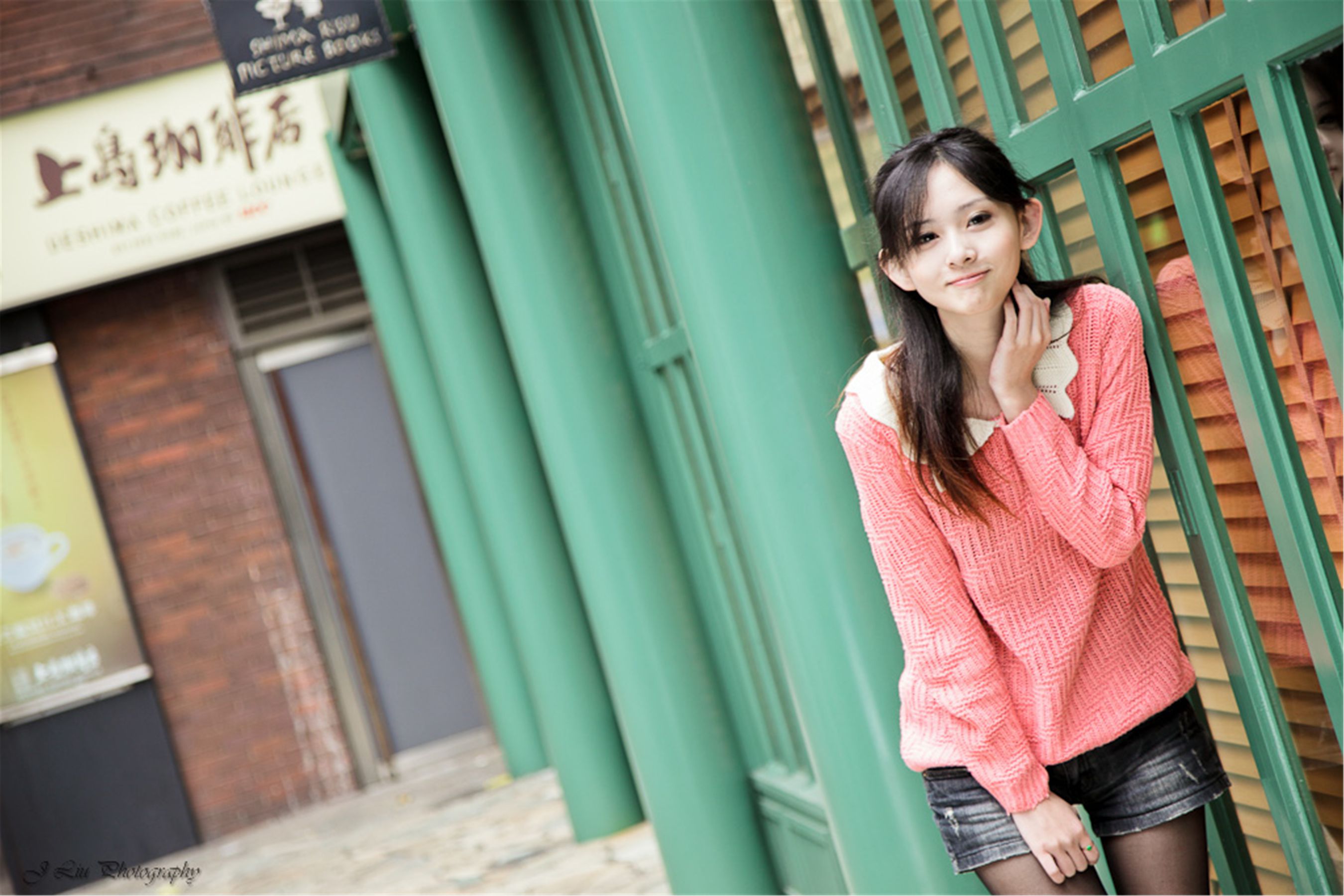 台湾正妹梅杜莎《台北東區外拍》