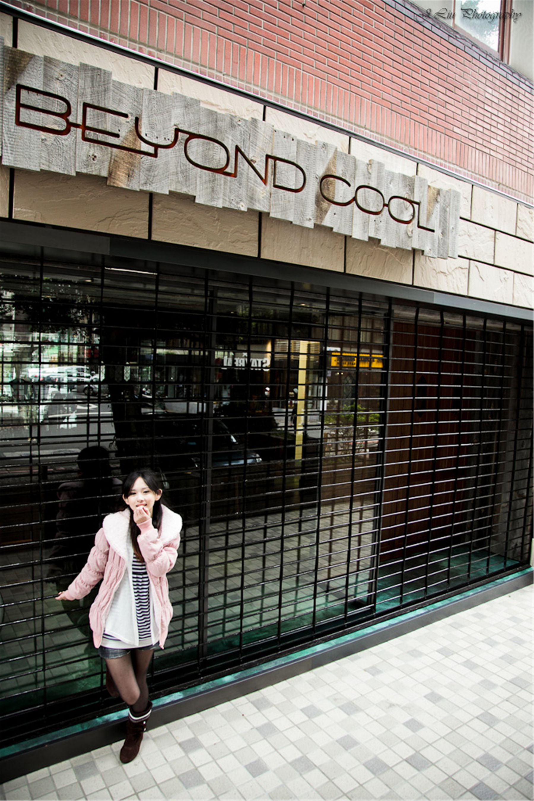 台湾正妹梅杜莎《台北東區外拍》