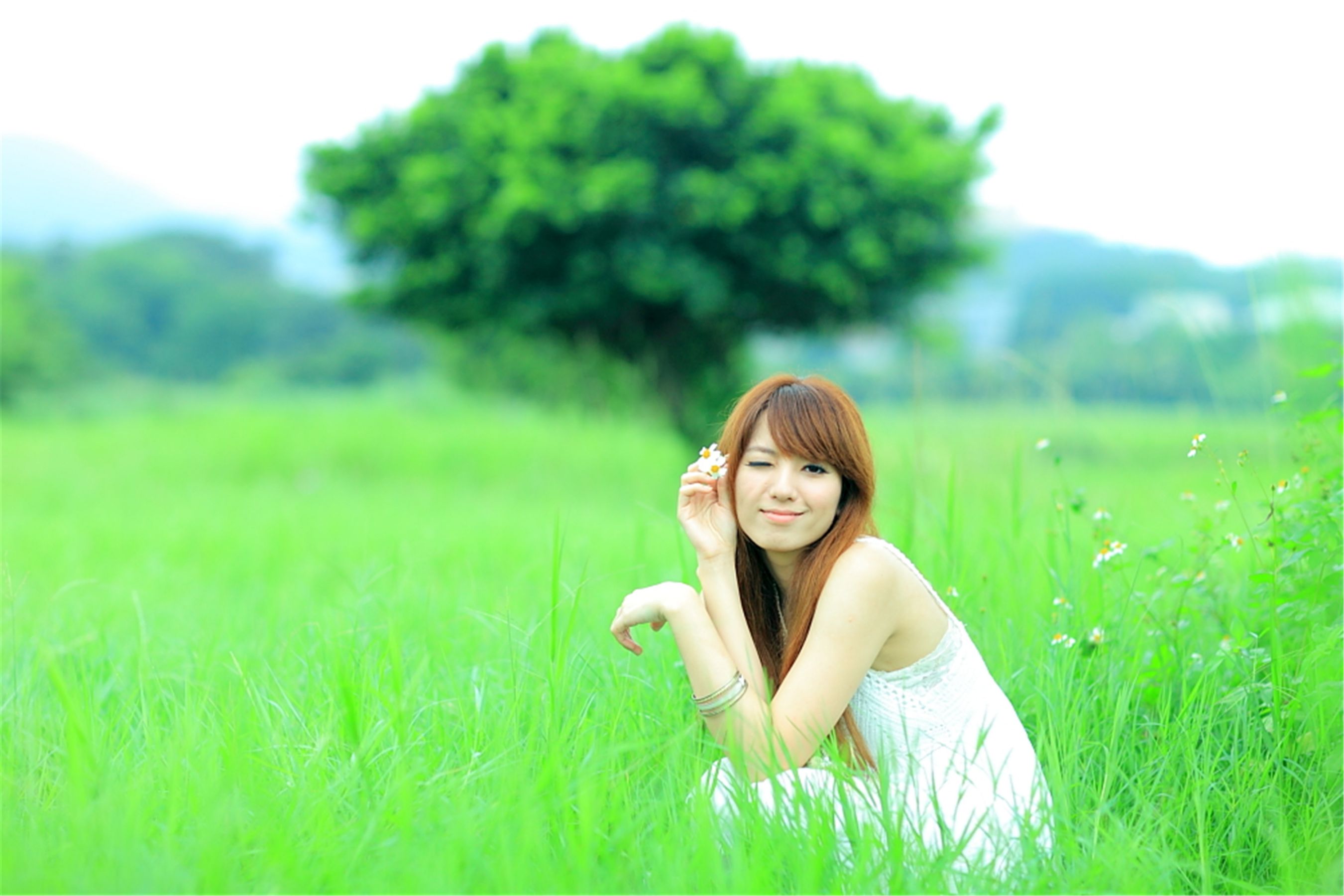 台湾正妹小静《农场初夏田园风光》唯美白裙系列