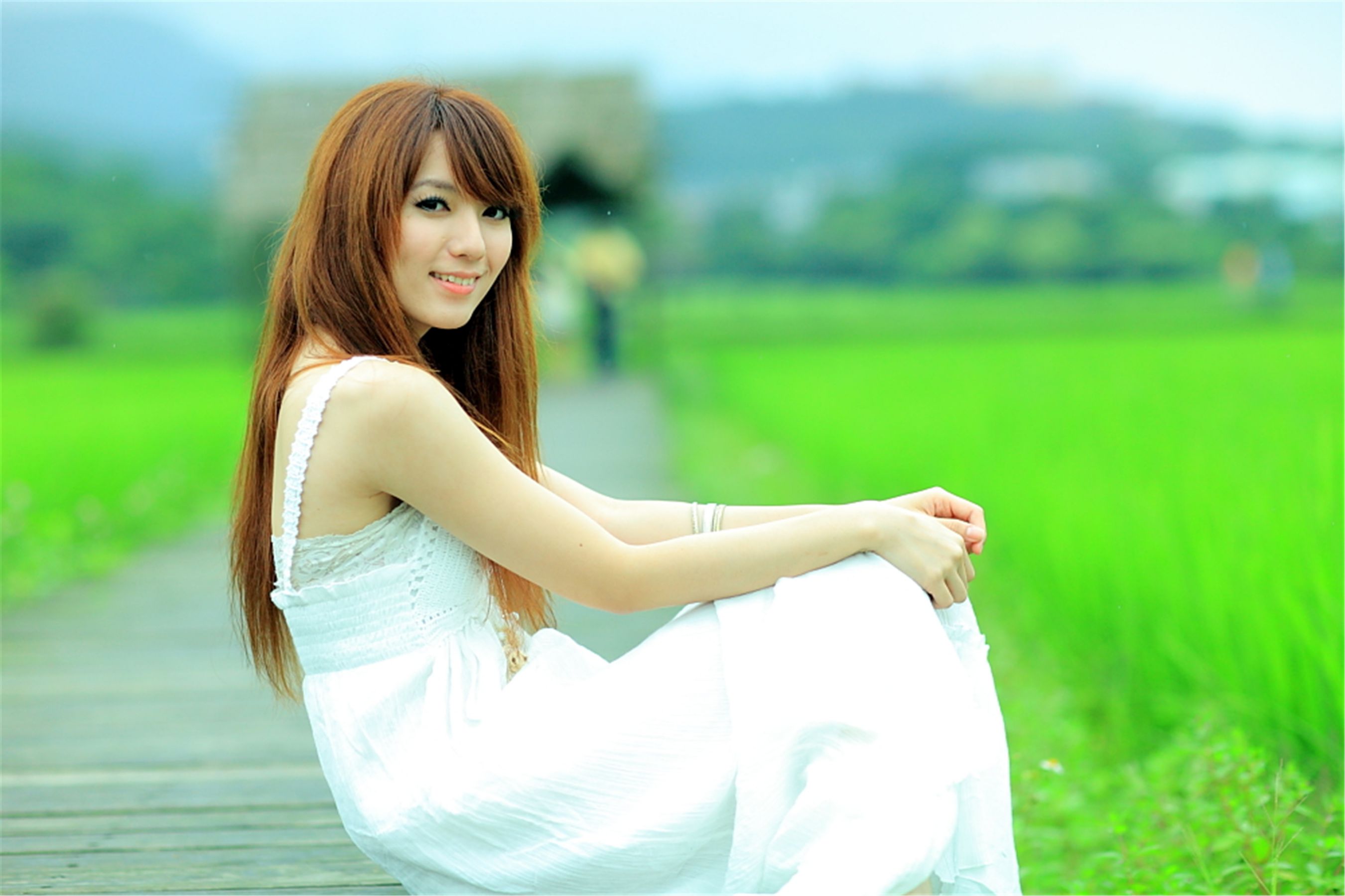台湾正妹小静《农场初夏田园风光》唯美白裙系列